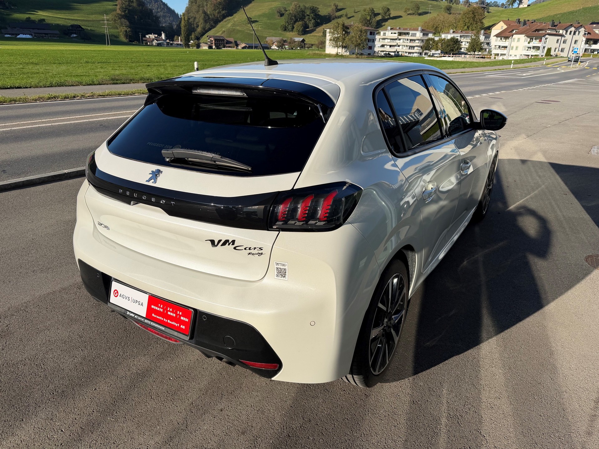 PEUGEOT 208 1.2 PureTech Allure-image-5