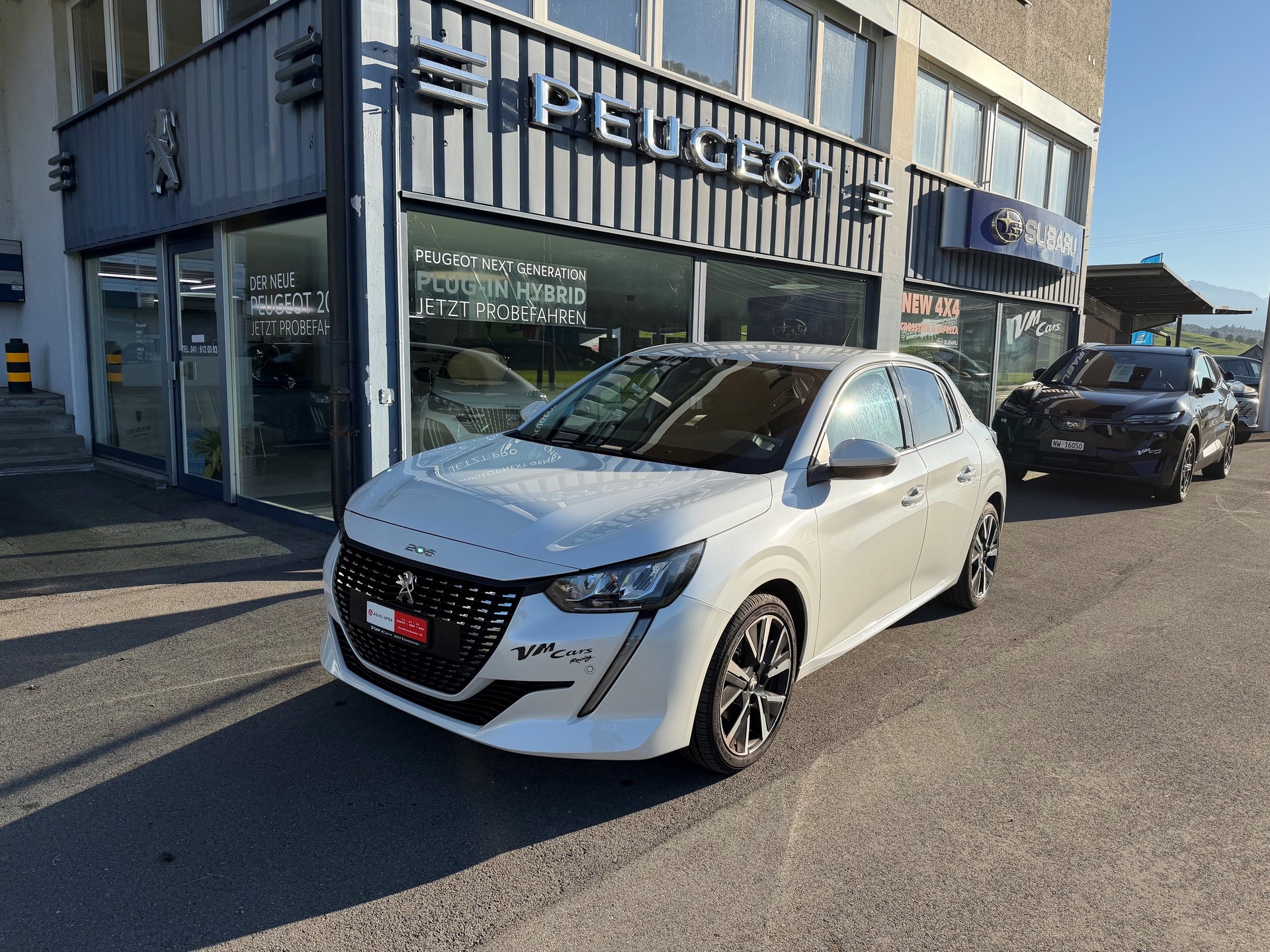 PEUGEOT 208 1.2 PureTech Allure-image-0