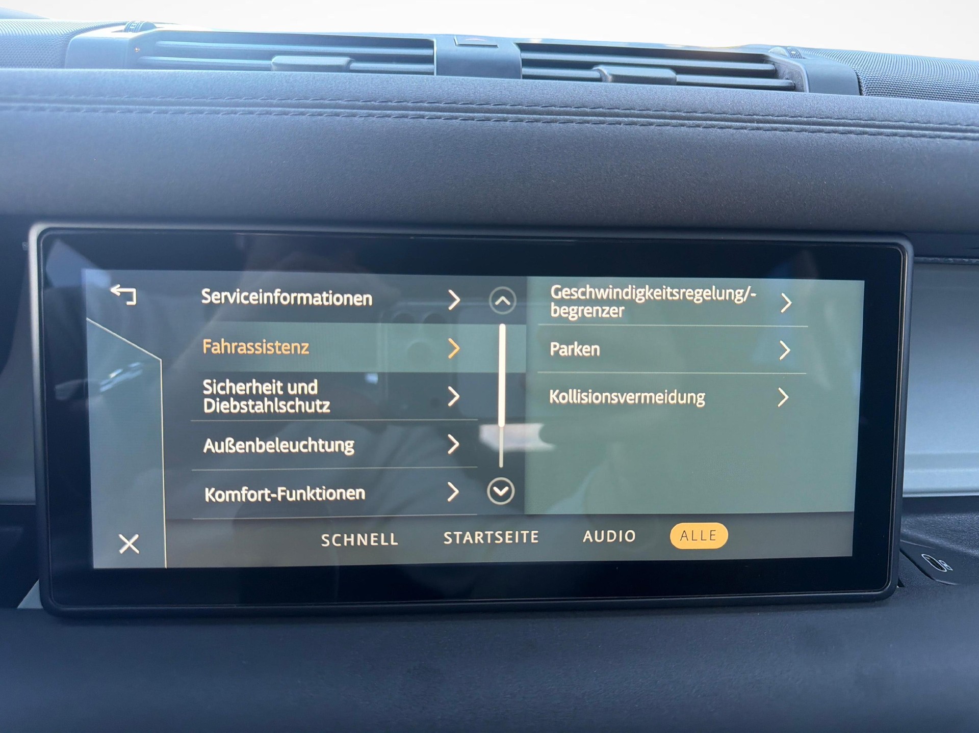 LAND ROVER Defender 110 3.0 D I6 250 SE-image-15