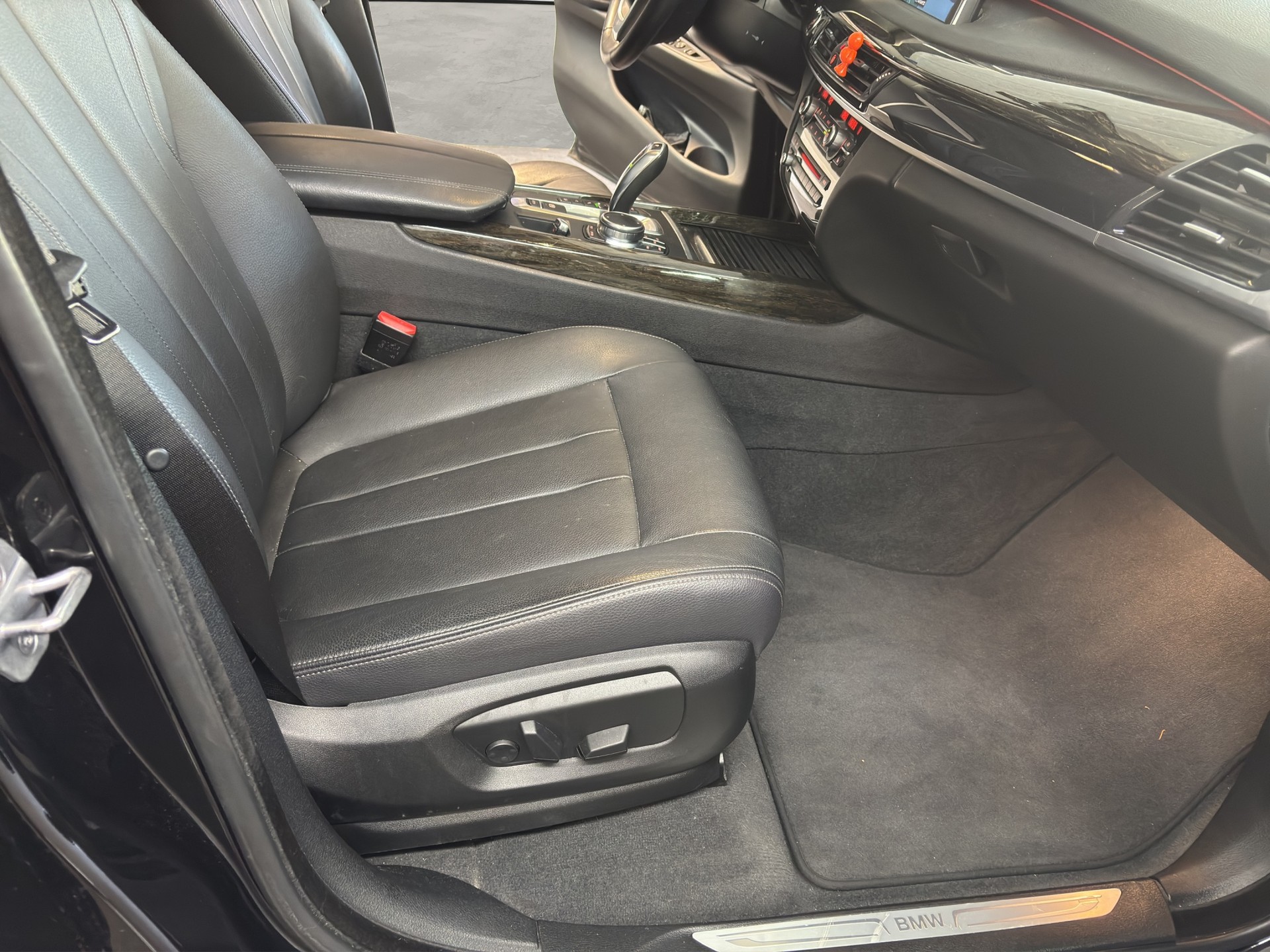 BMW X5 xDrive 35i Steptronic-image-17