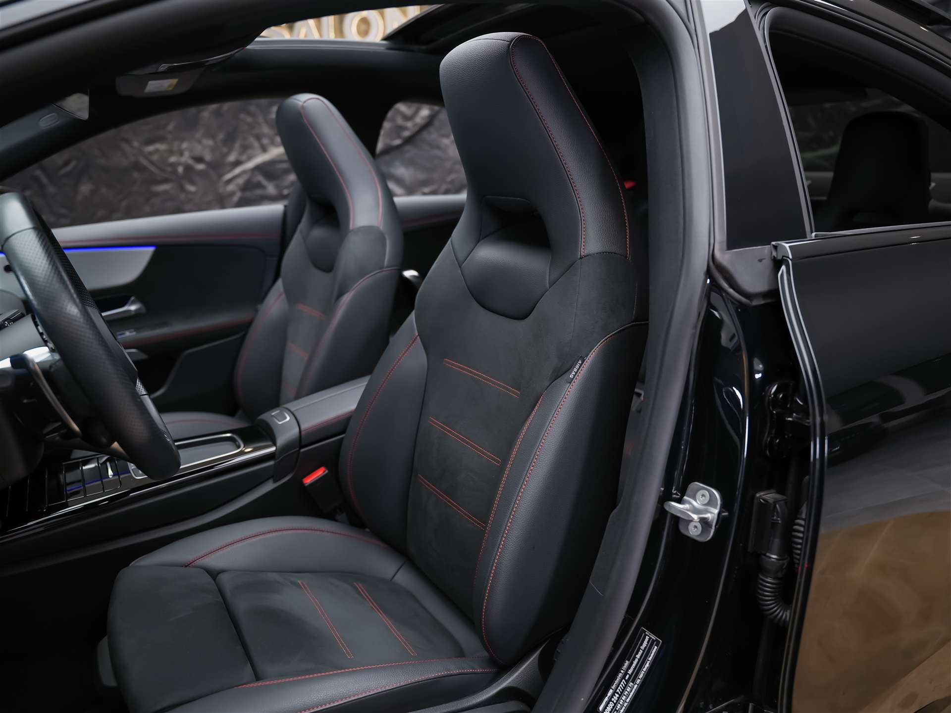 MERCEDES-BENZ CLA 35 AMG 4Matic 8G-DCT *Werksgarantie*Panorama*-image-8