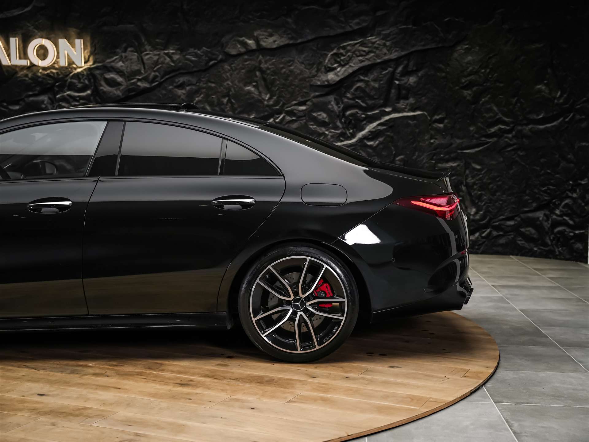 MERCEDES-BENZ CLA 35 AMG 4Matic 8G-DCT *Werksgarantie*Panorama*-image-17