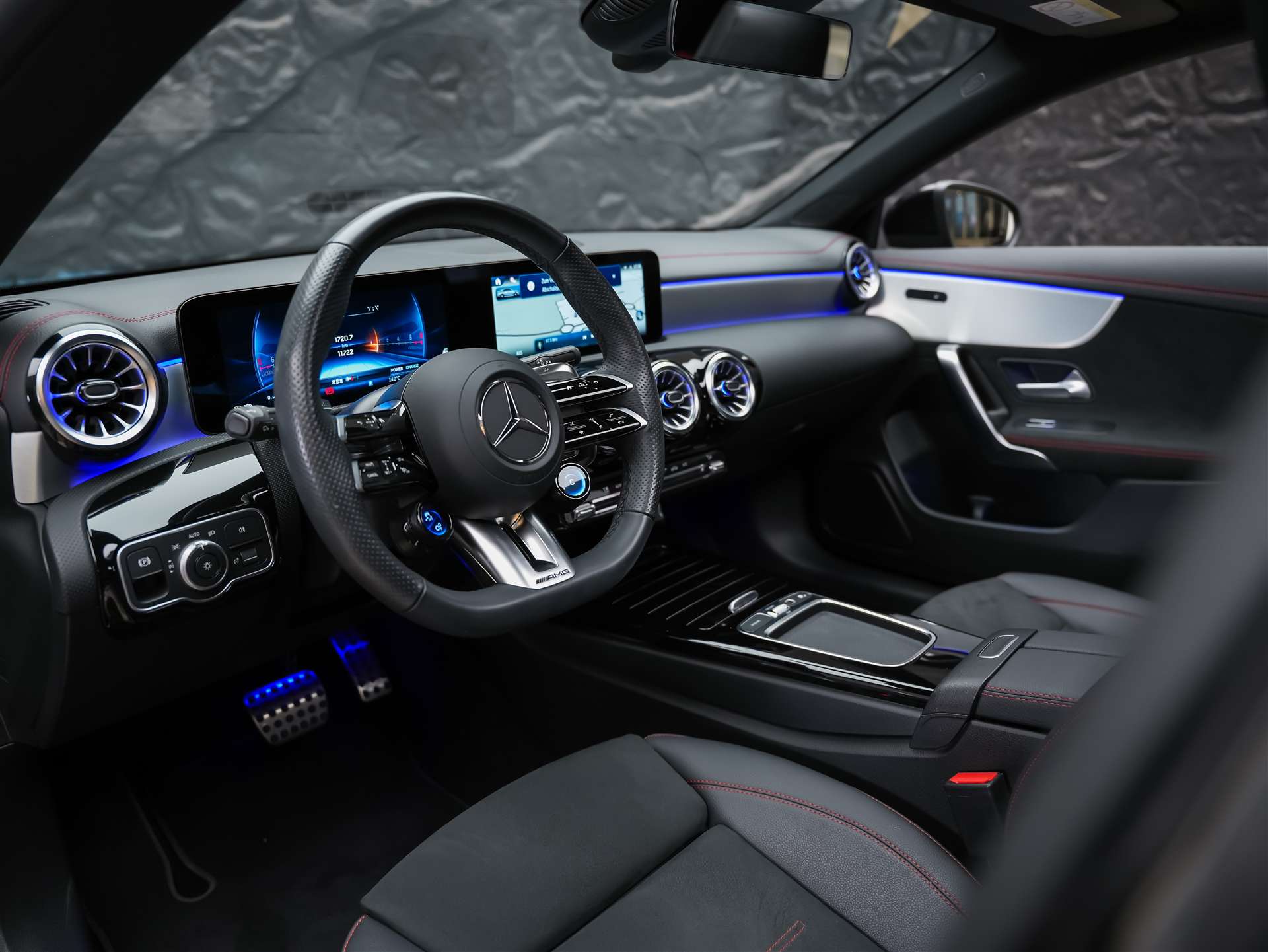 MERCEDES-BENZ CLA 35 AMG 4Matic 8G-DCT *Werksgarantie*Panorama*-image-7