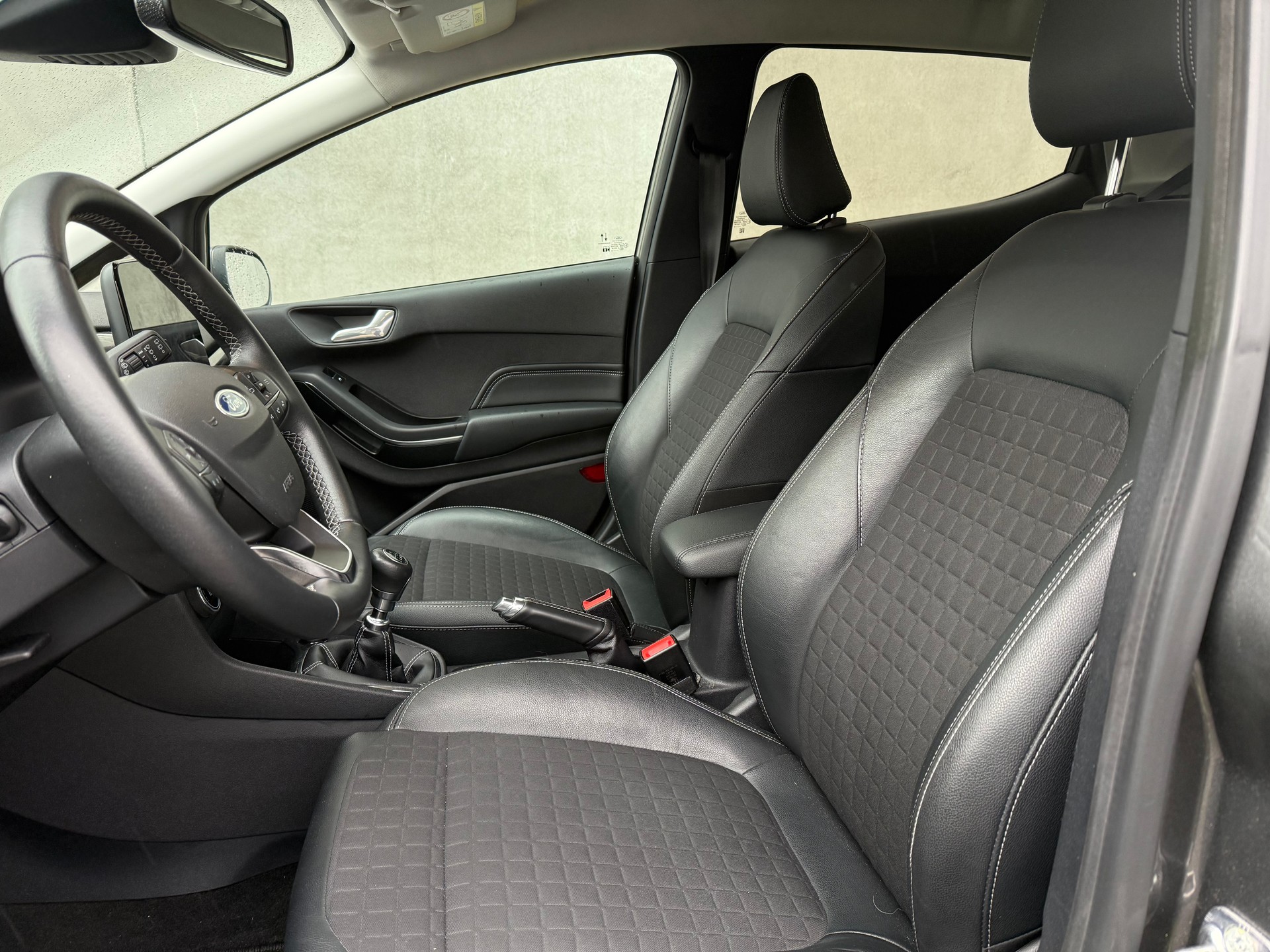 FORD Fiesta 1.0 SCTi Active(M)-image-6