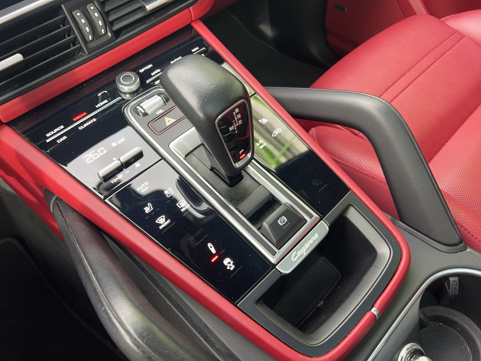 PORSCHE Cayenne S Coupé-image-25