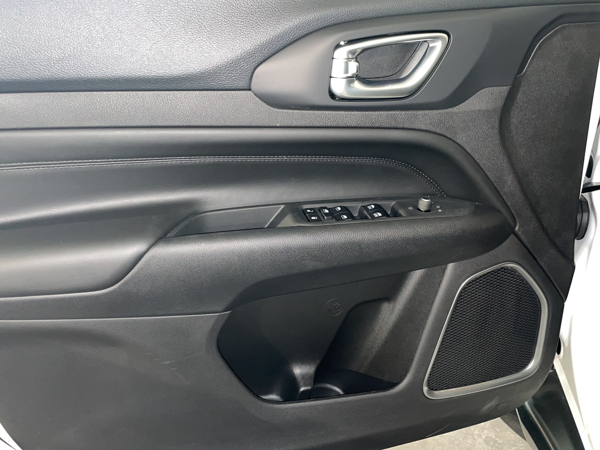 JEEP Compass 4x2 1.5 T MHEV Swiss Limited-image-5