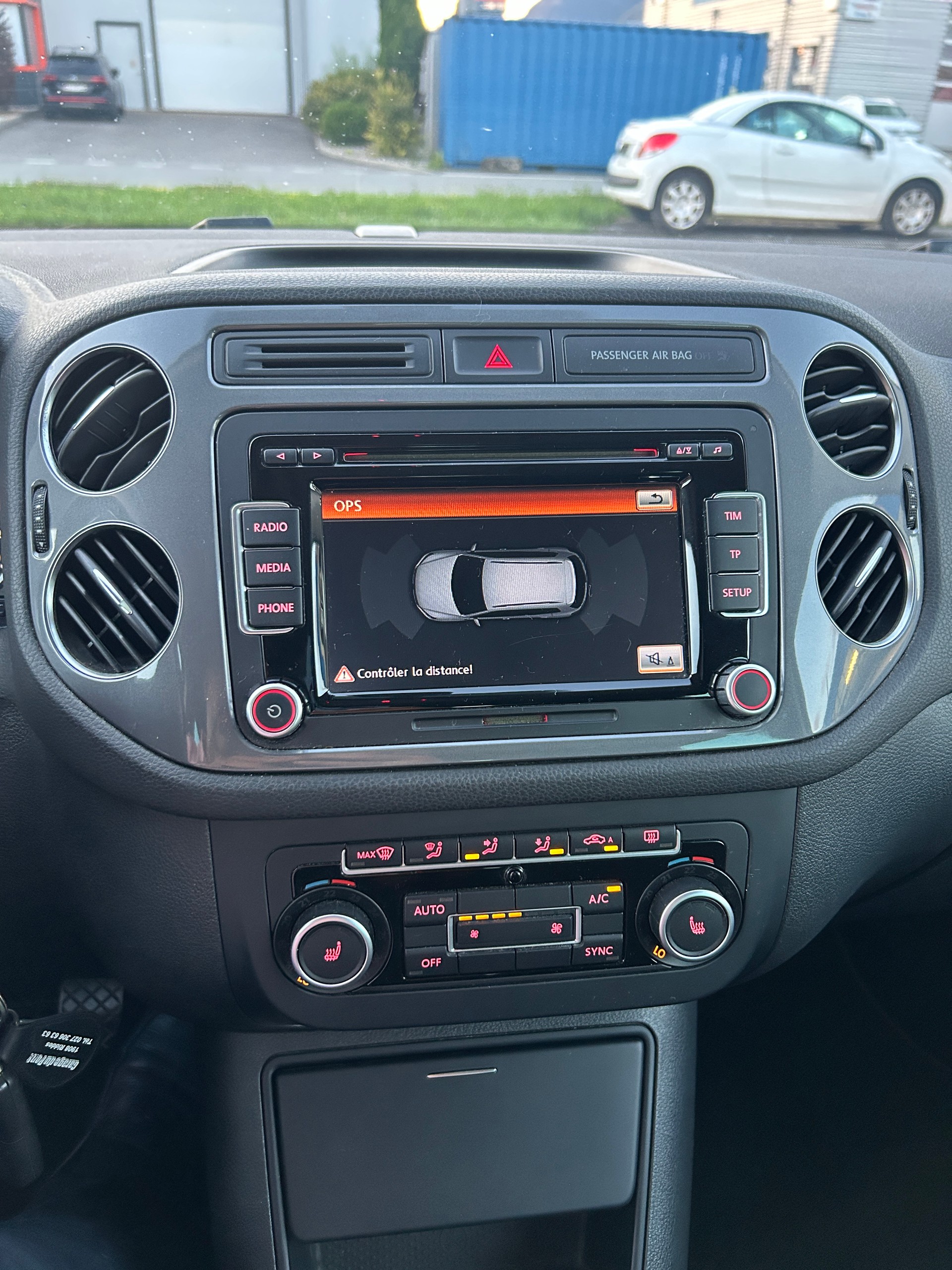 VW Tiguan 2.0 TDI BlueMotion Sport&Style 4Motion-image-13