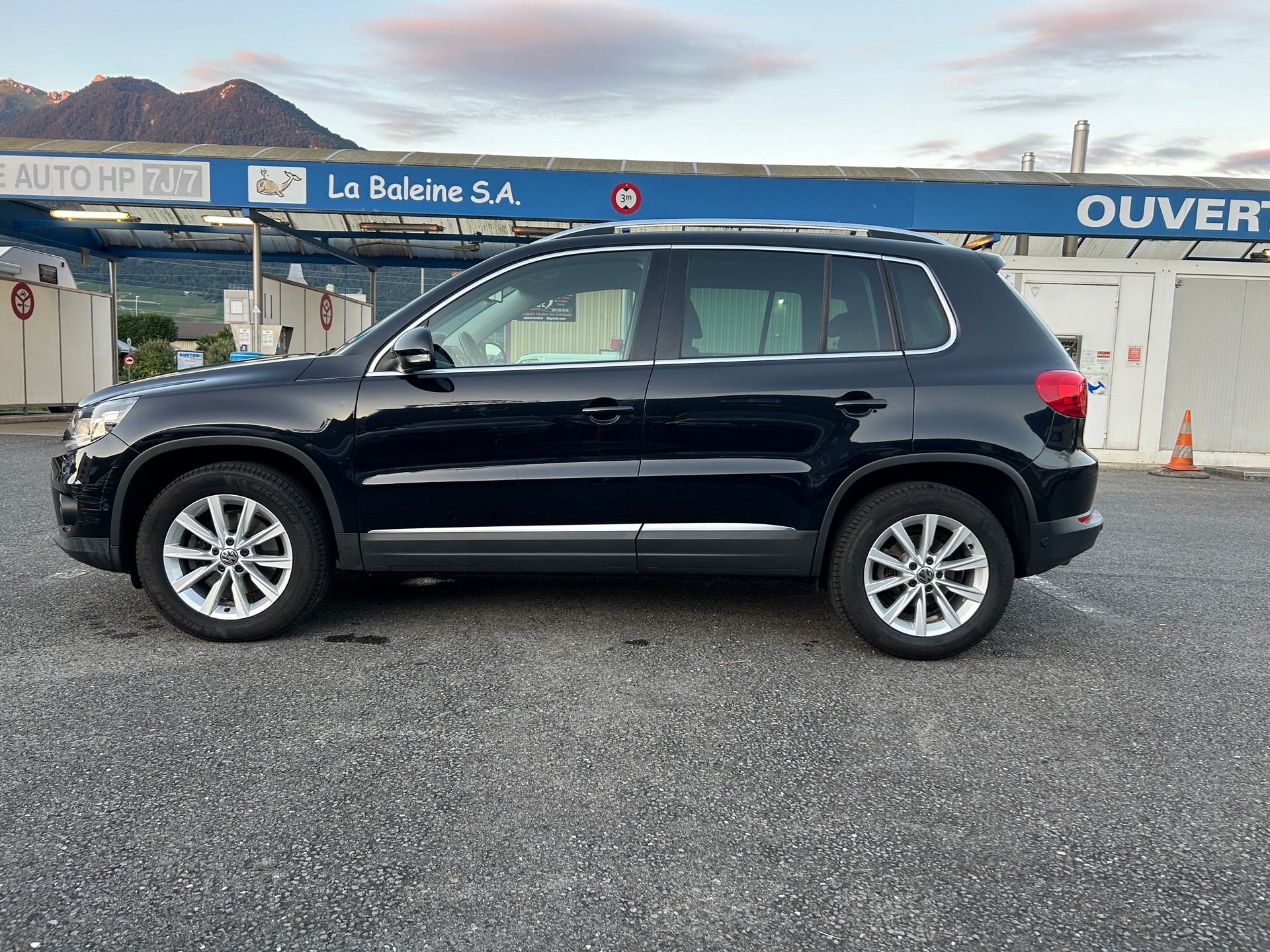 VW Tiguan 2.0 TDI BlueMotion Sport&Style 4Motion-image-7
