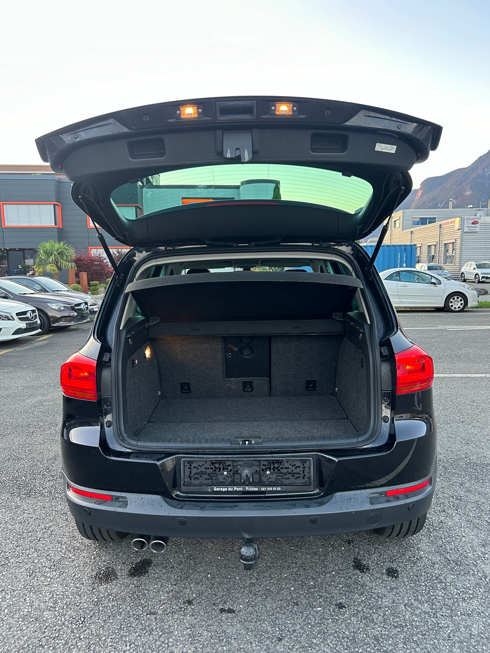 VW Tiguan 2.0 TDI BlueMotion Sport&Style 4Motion-image-8