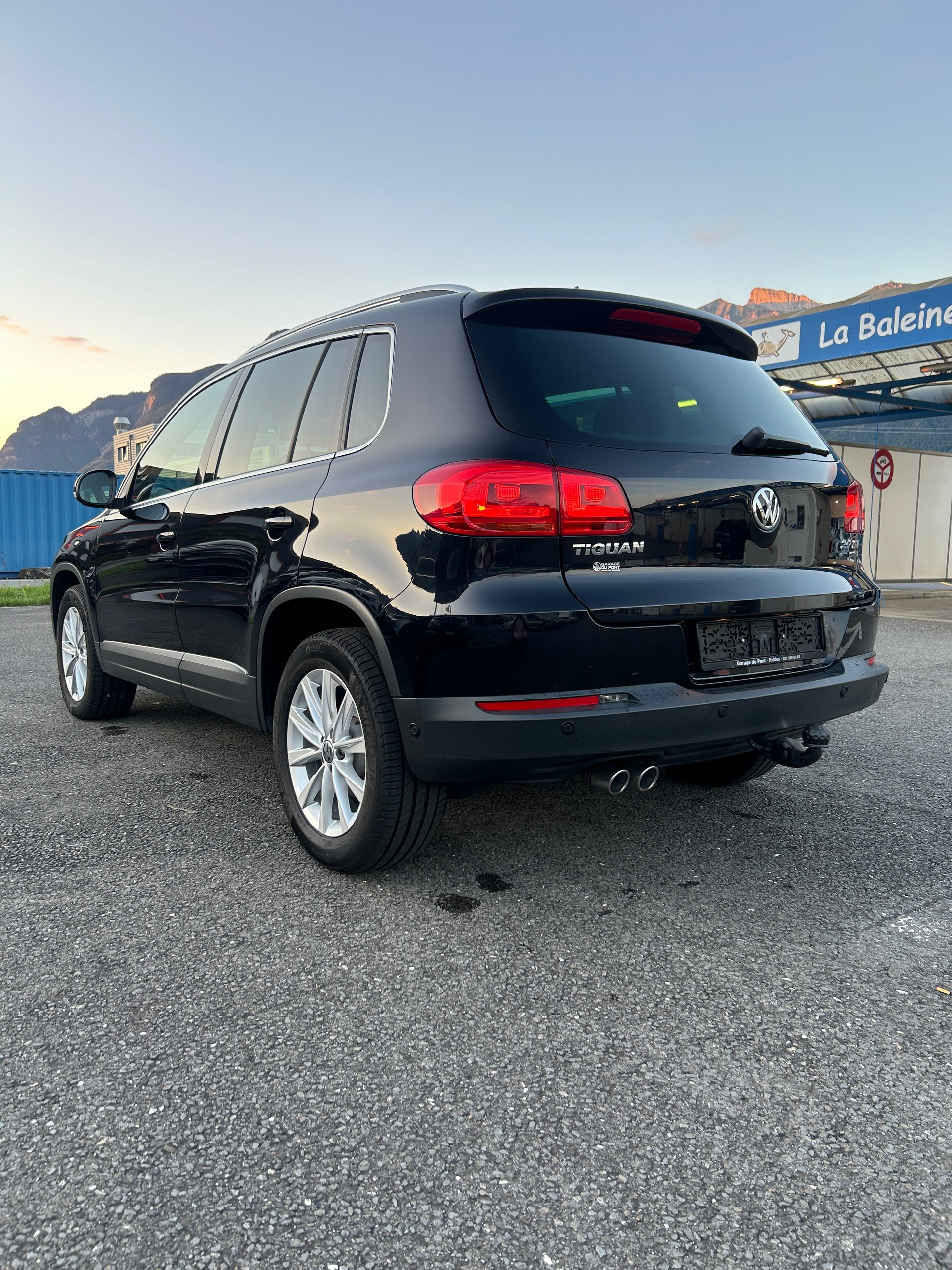 VW Tiguan 2.0 TDI BlueMotion Sport&Style 4Motion-image-5