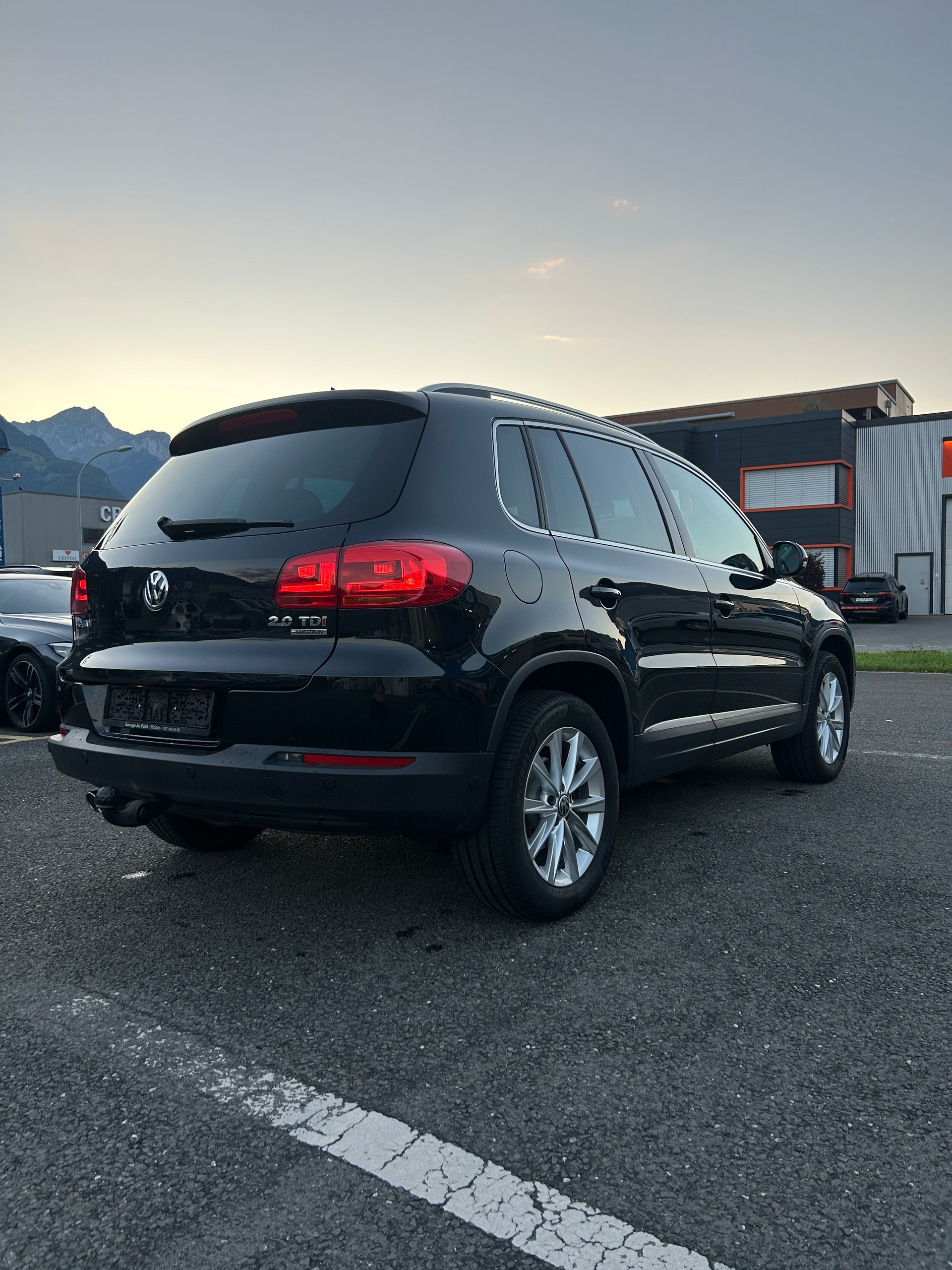 VW Tiguan 2.0 TDI BlueMotion Sport&Style 4Motion-image-4