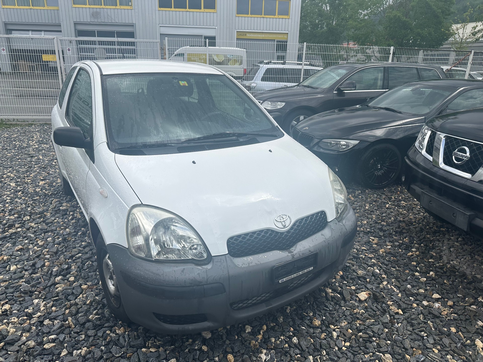 TOYOTA Yaris 1.0 Linea Sol-image-2