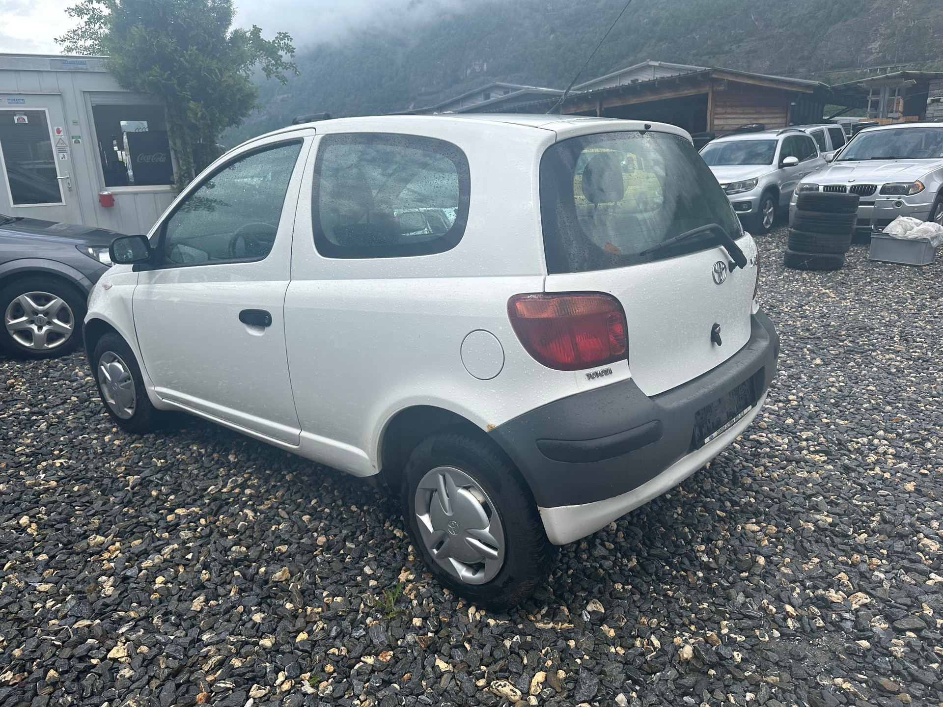 TOYOTA Yaris 1.0 Linea Sol-image-6