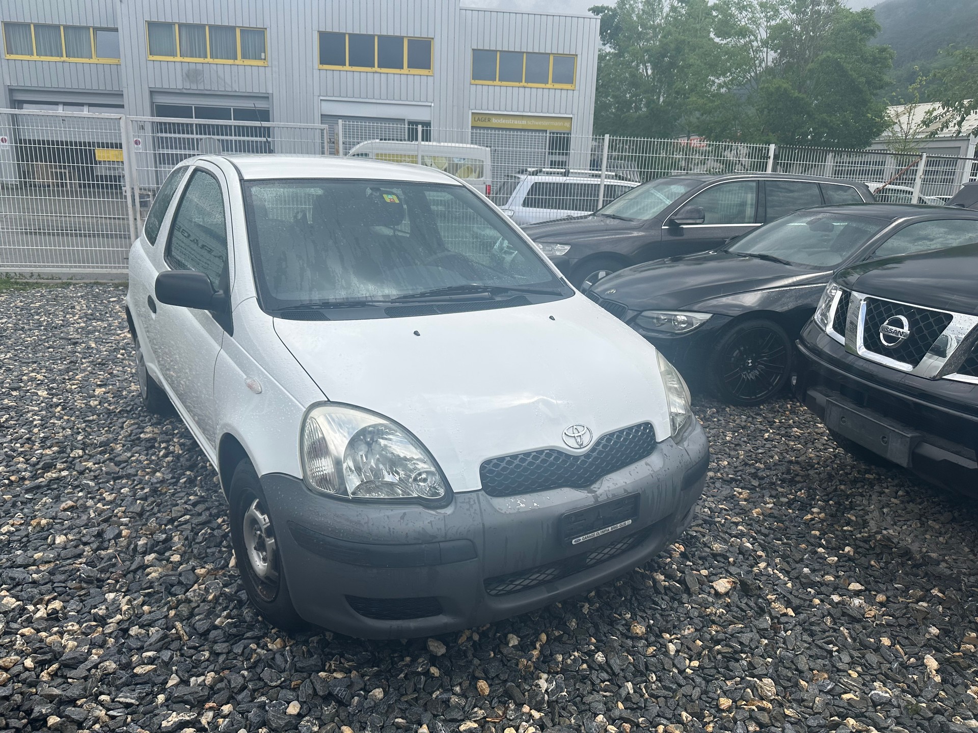 TOYOTA Yaris 1.0 Linea Sol-image-1