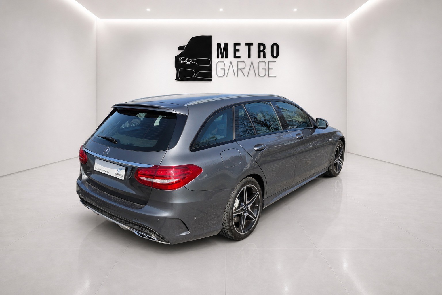 MERCEDES-BENZ C 43 AMG 4Matic 9G-Tronic-image-4