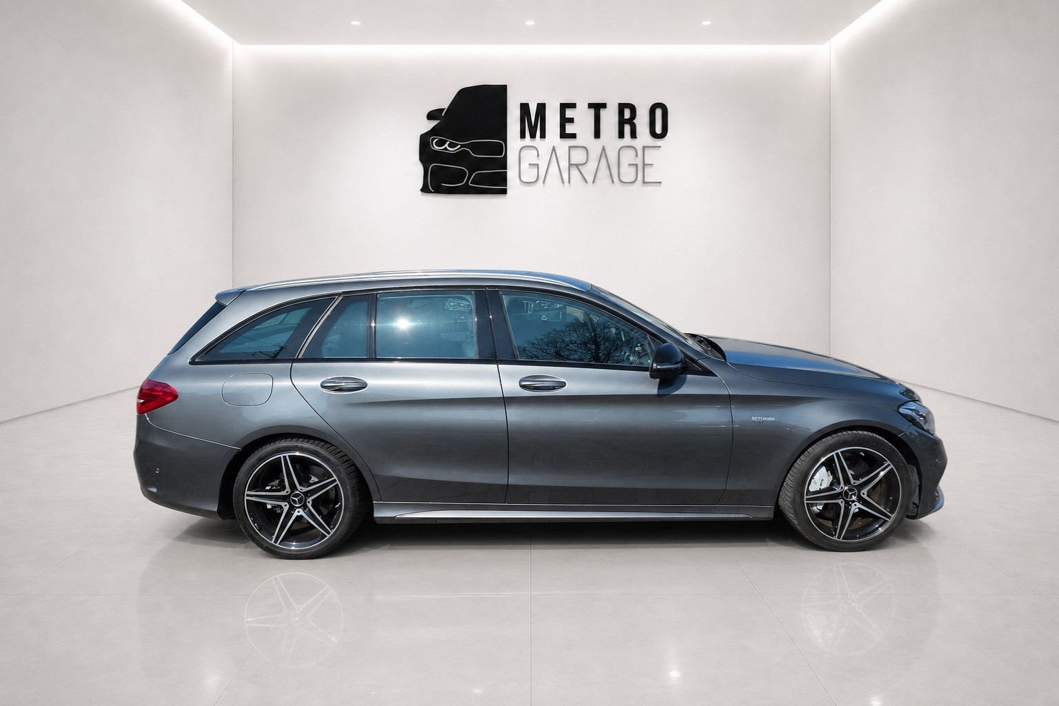 MERCEDES-BENZ C 43 AMG 4Matic 9G-Tronic-image-5