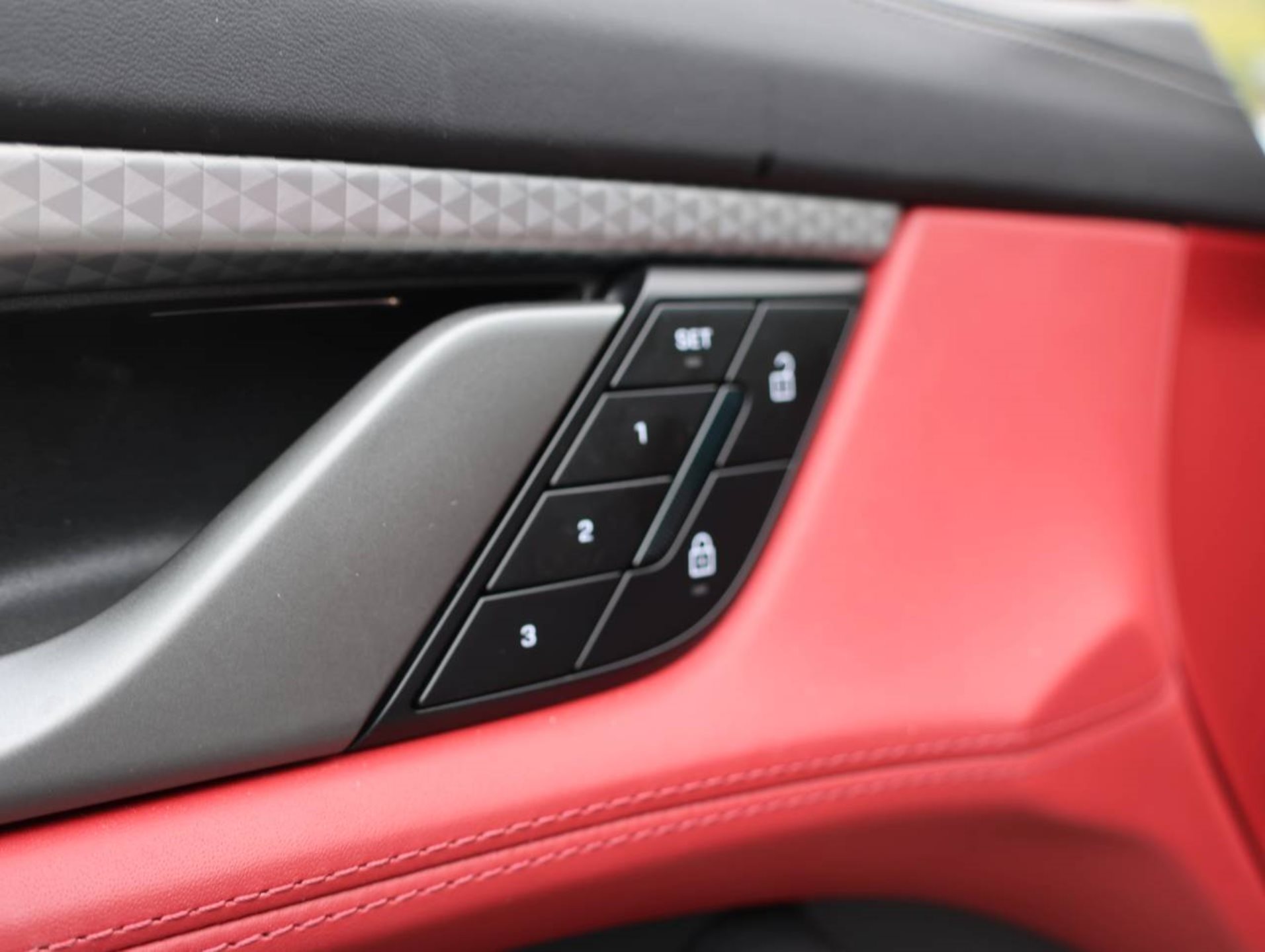 PORSCHE Taycan 4 Cross Turismo-image-24