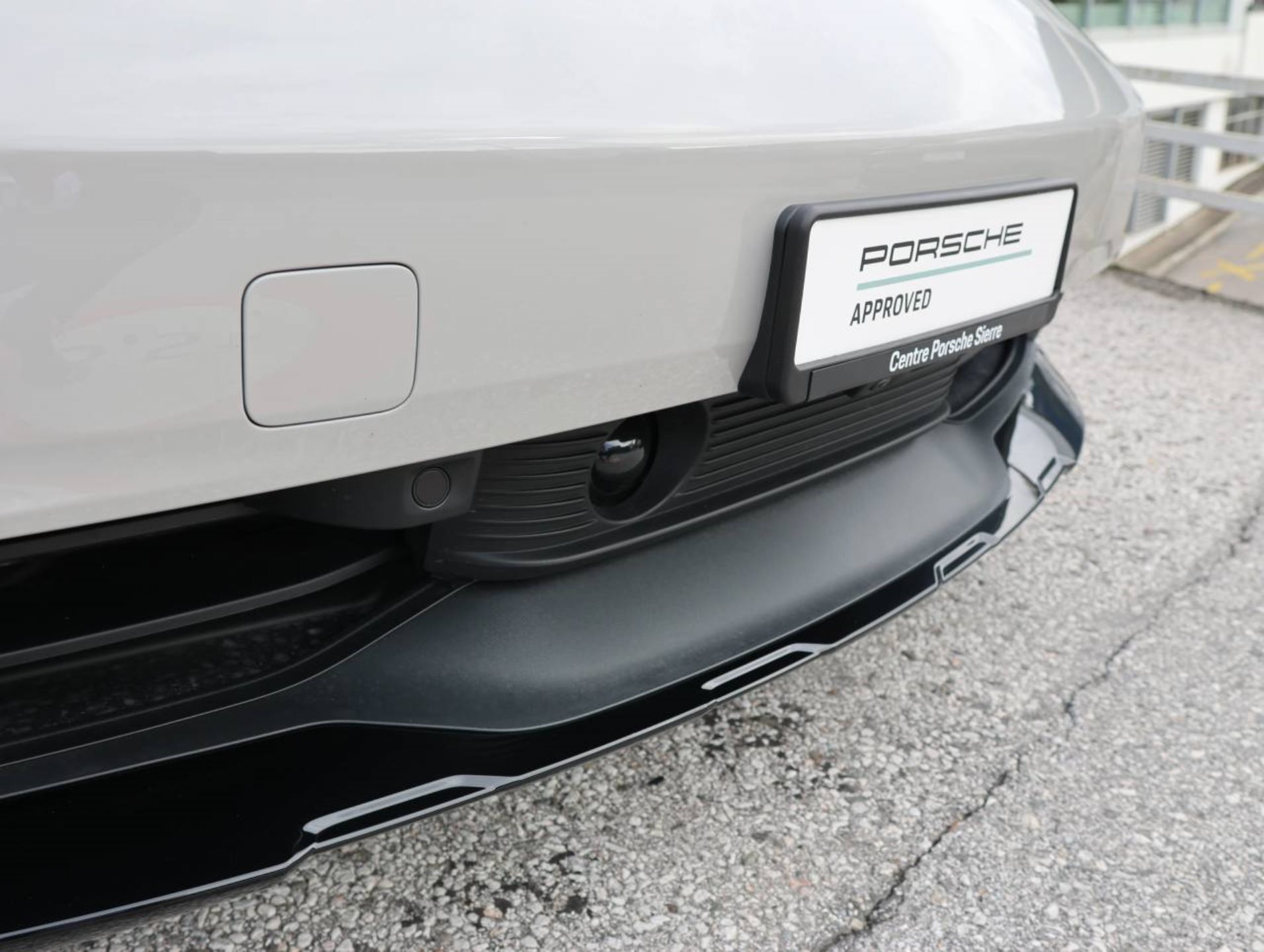 PORSCHE Taycan 4 Cross Turismo-image-19