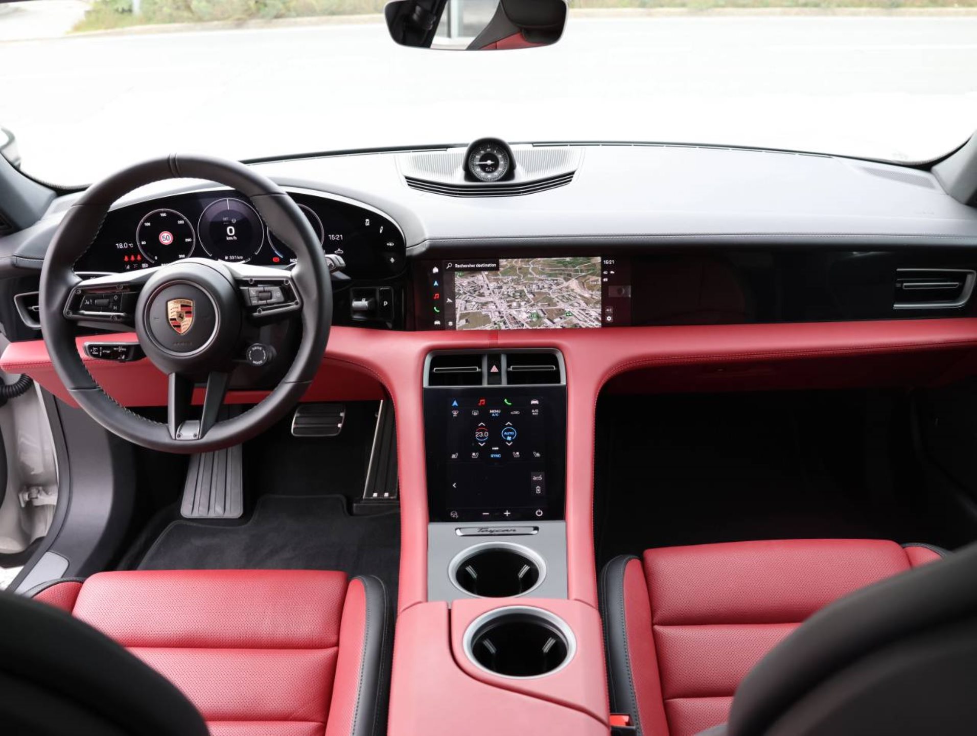 PORSCHE Taycan 4 Cross Turismo-image-13