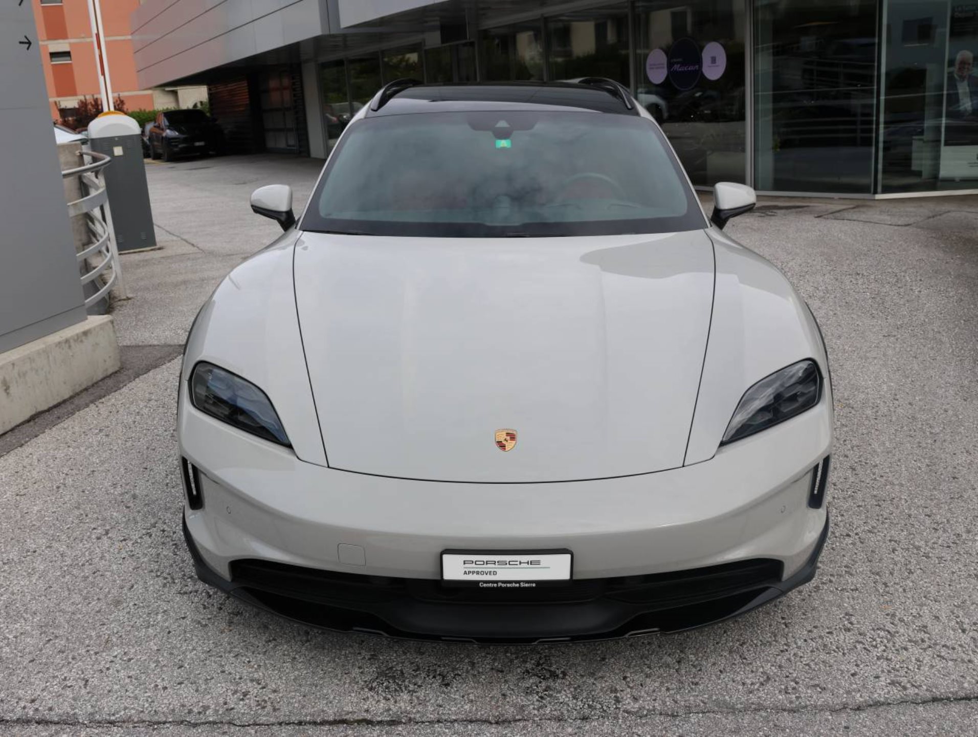 PORSCHE Taycan 4 Cross Turismo-image-7