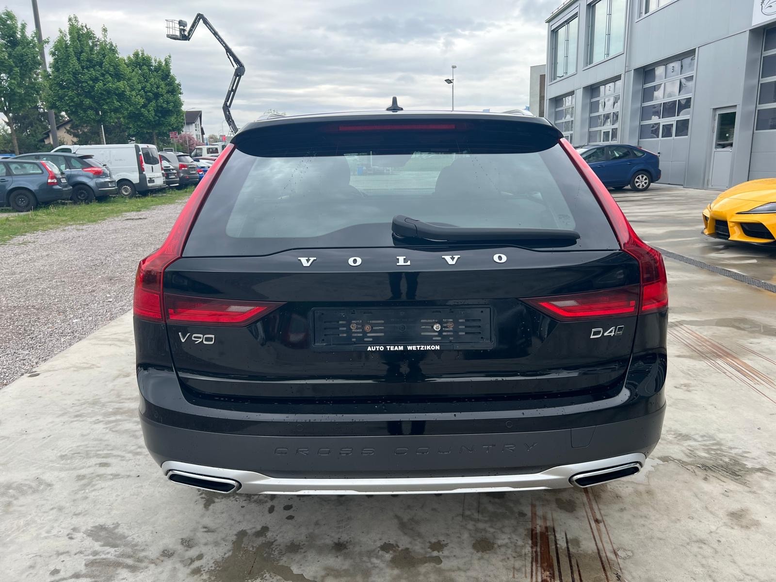 VOLVO V90 D4 AWD Inscription Geartronic-image-5
