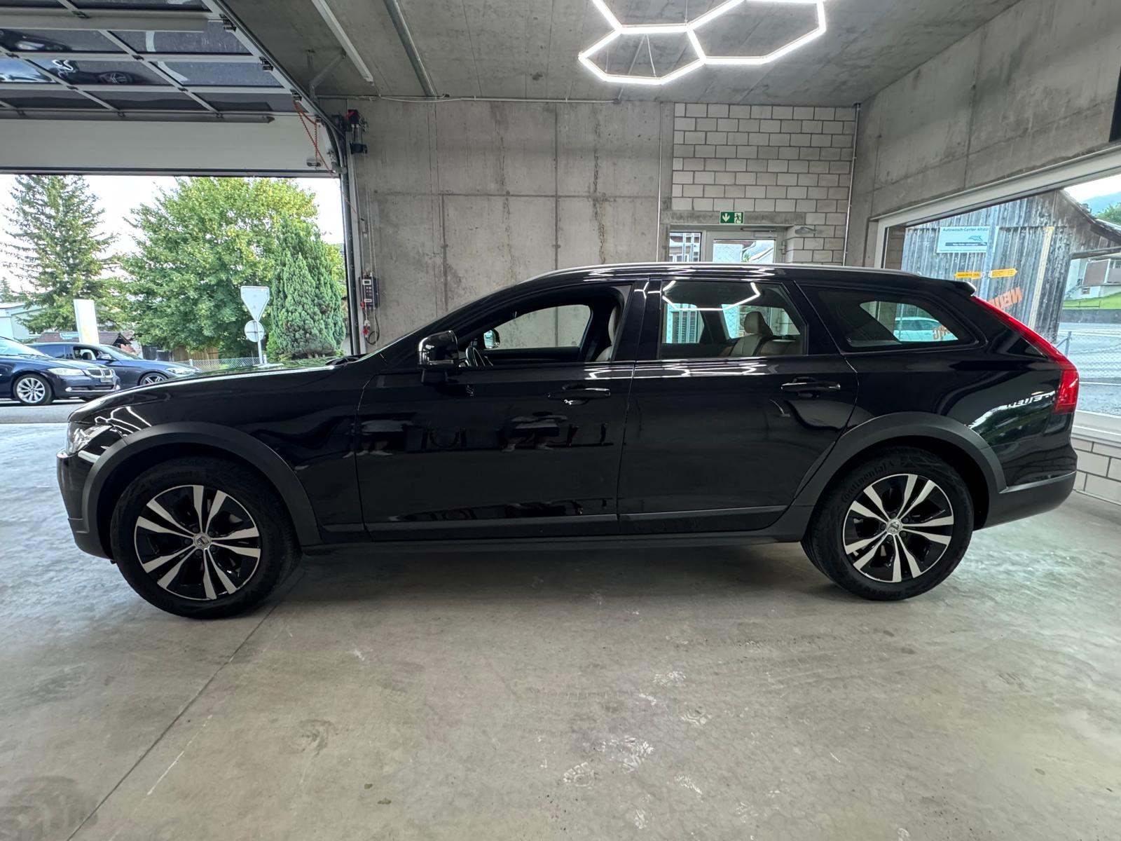 VOLVO V90 D4 AWD Inscription Geartronic-showroom-element-2