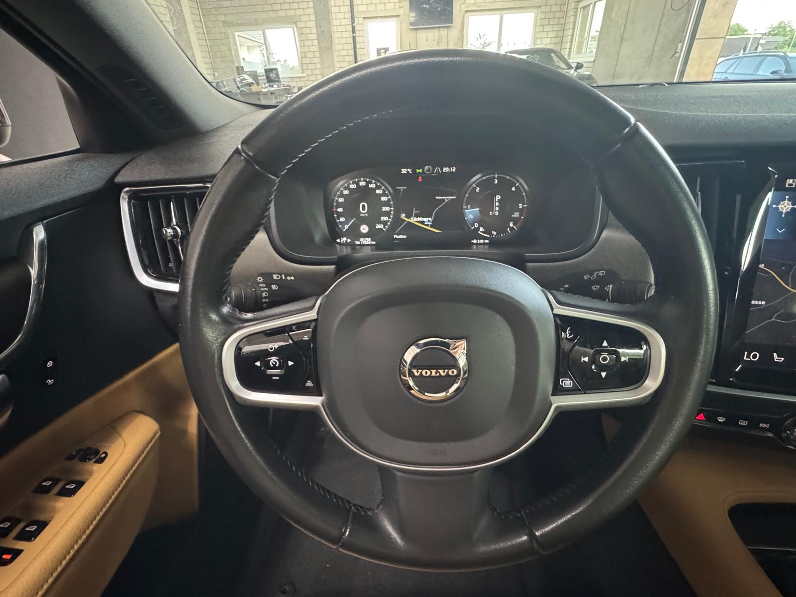 VOLVO V90 D4 AWD Inscription Geartronic-image-8