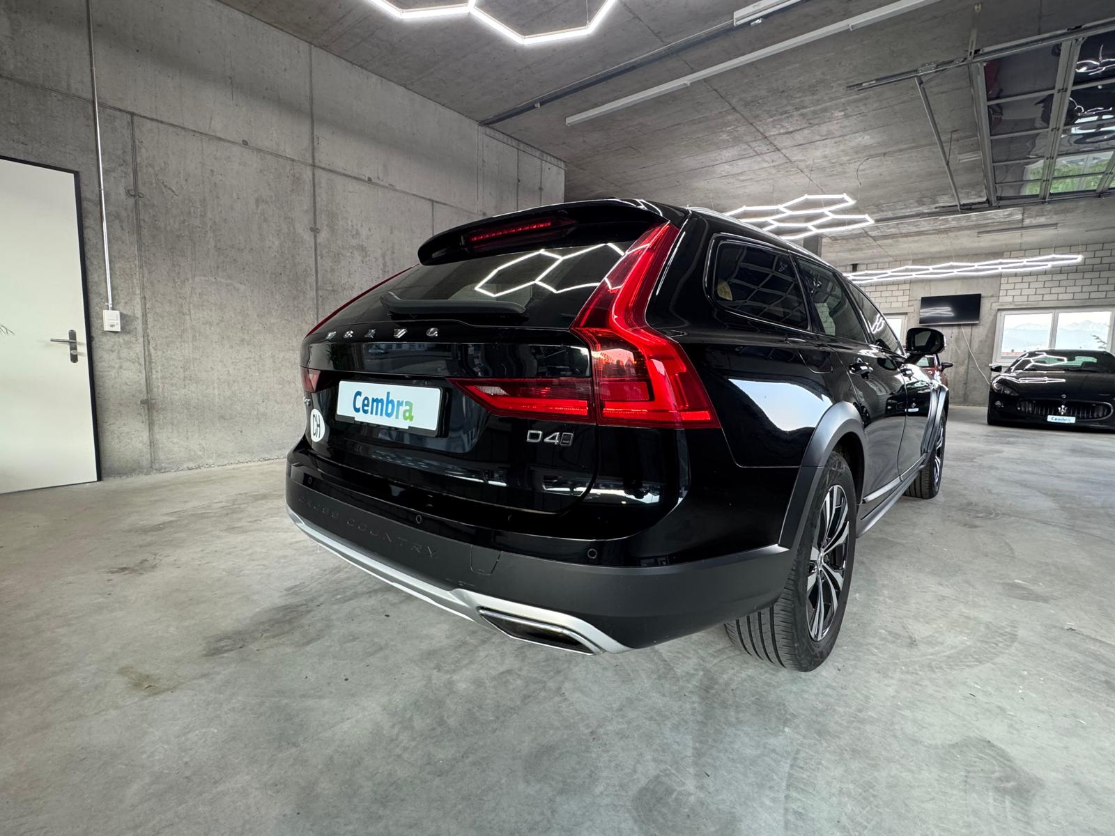 VOLVO V90 D4 AWD Inscription Geartronic-image-4