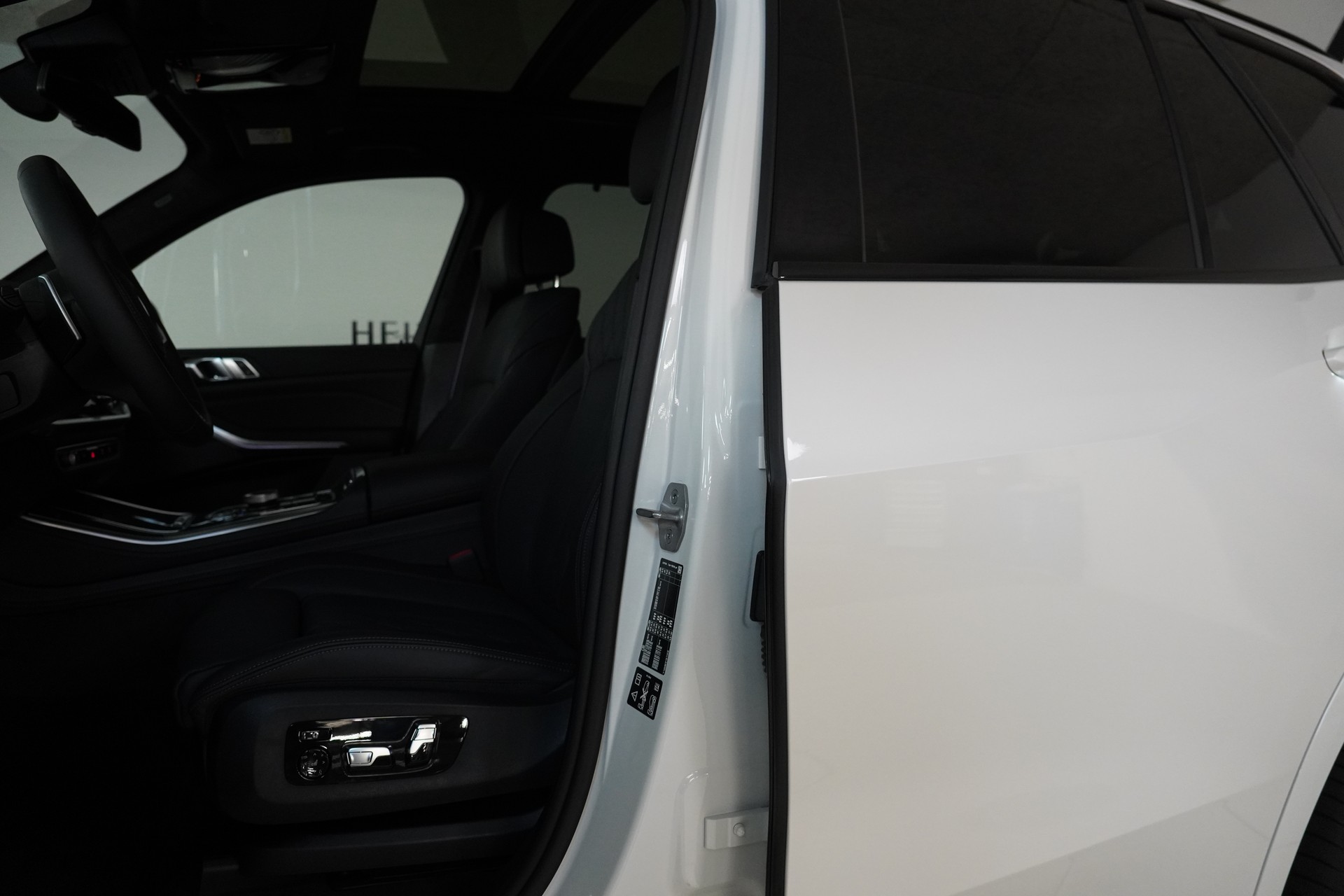 BMW X5 xDrive 48V 40d M Sport Pro Steptronic-image-10
