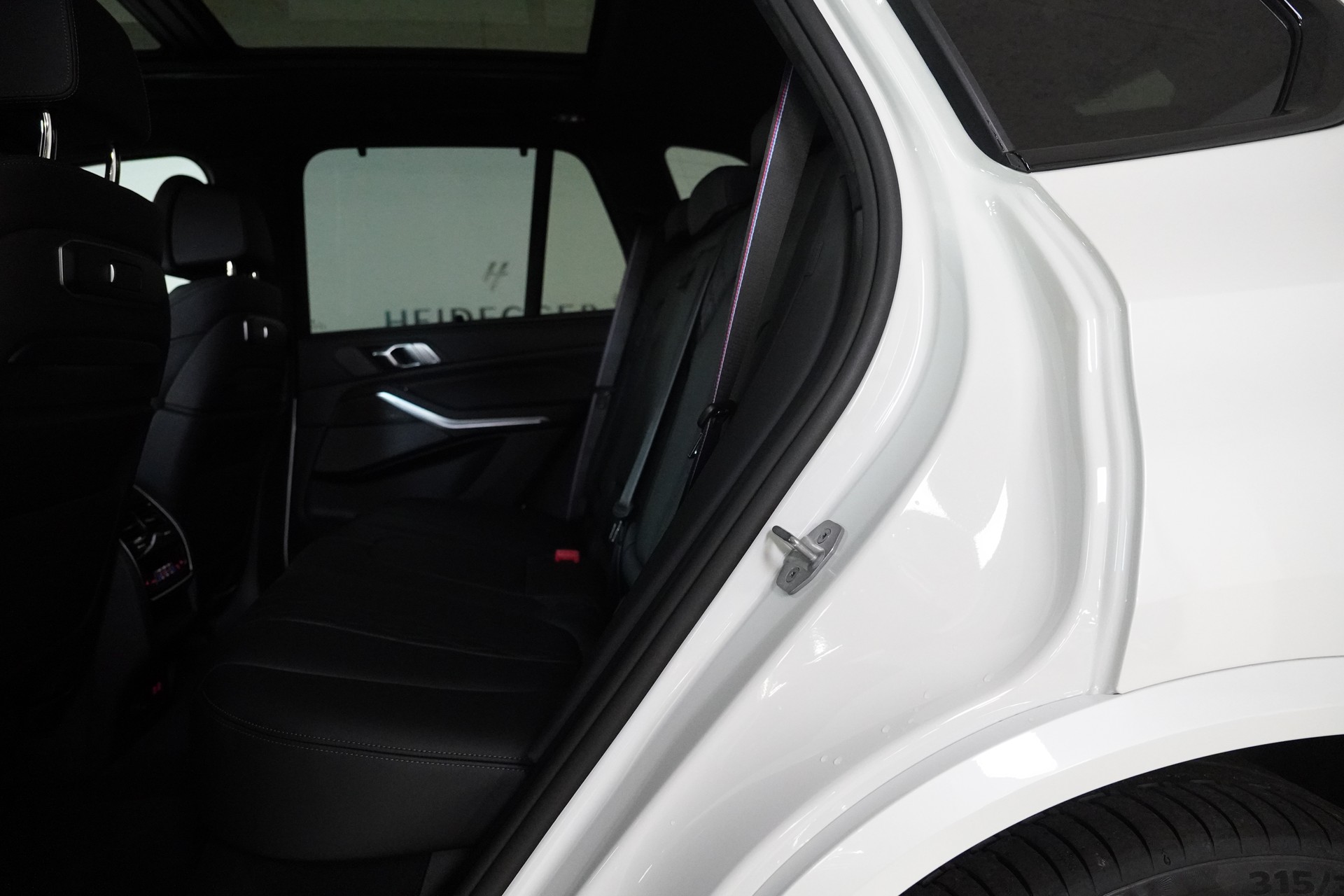 BMW X5 xDrive 48V 40d M Sport Pro Steptronic-image-12