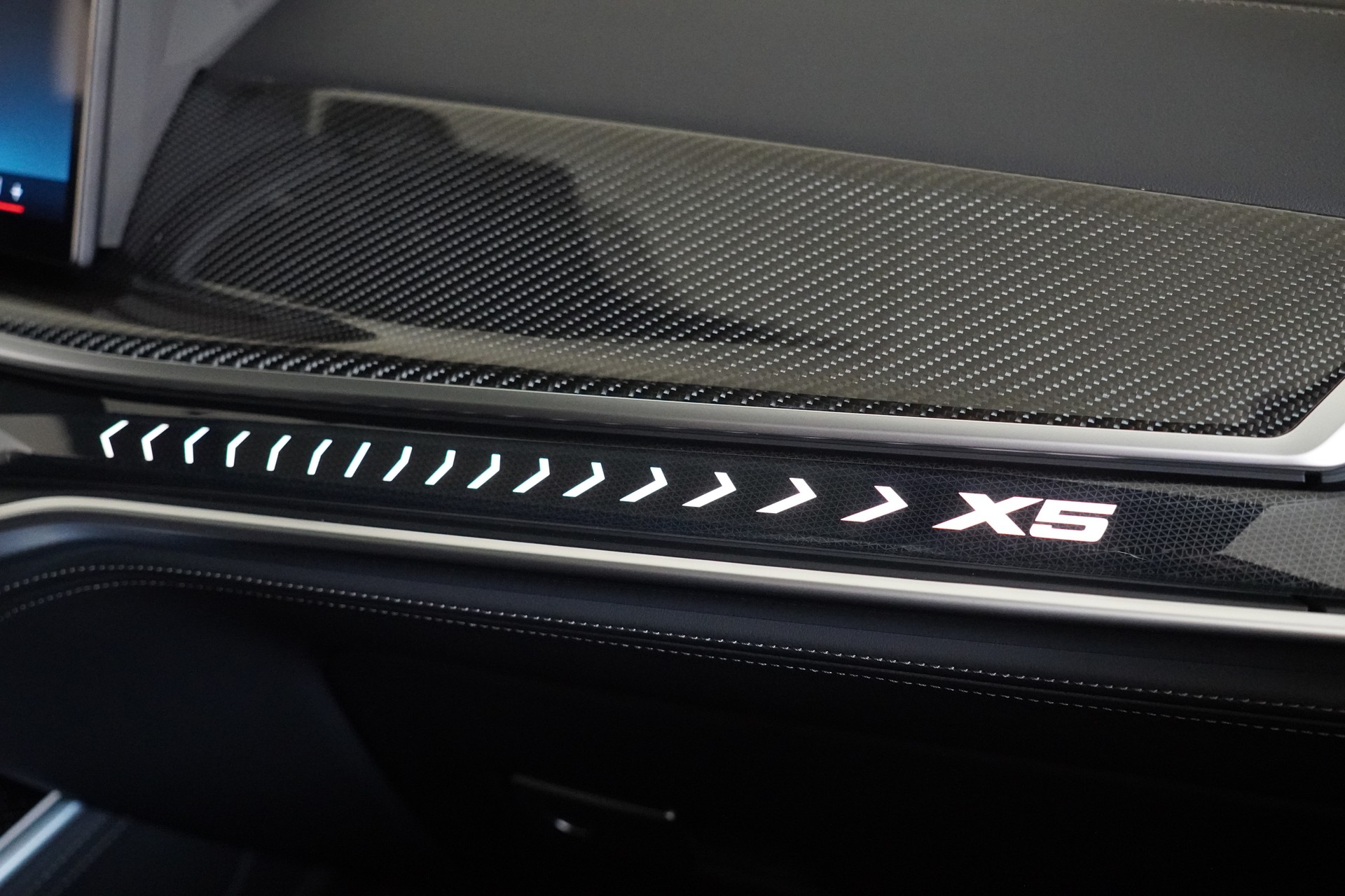 BMW X5 xDrive 48V 40d M Sport Pro Steptronic-image-22