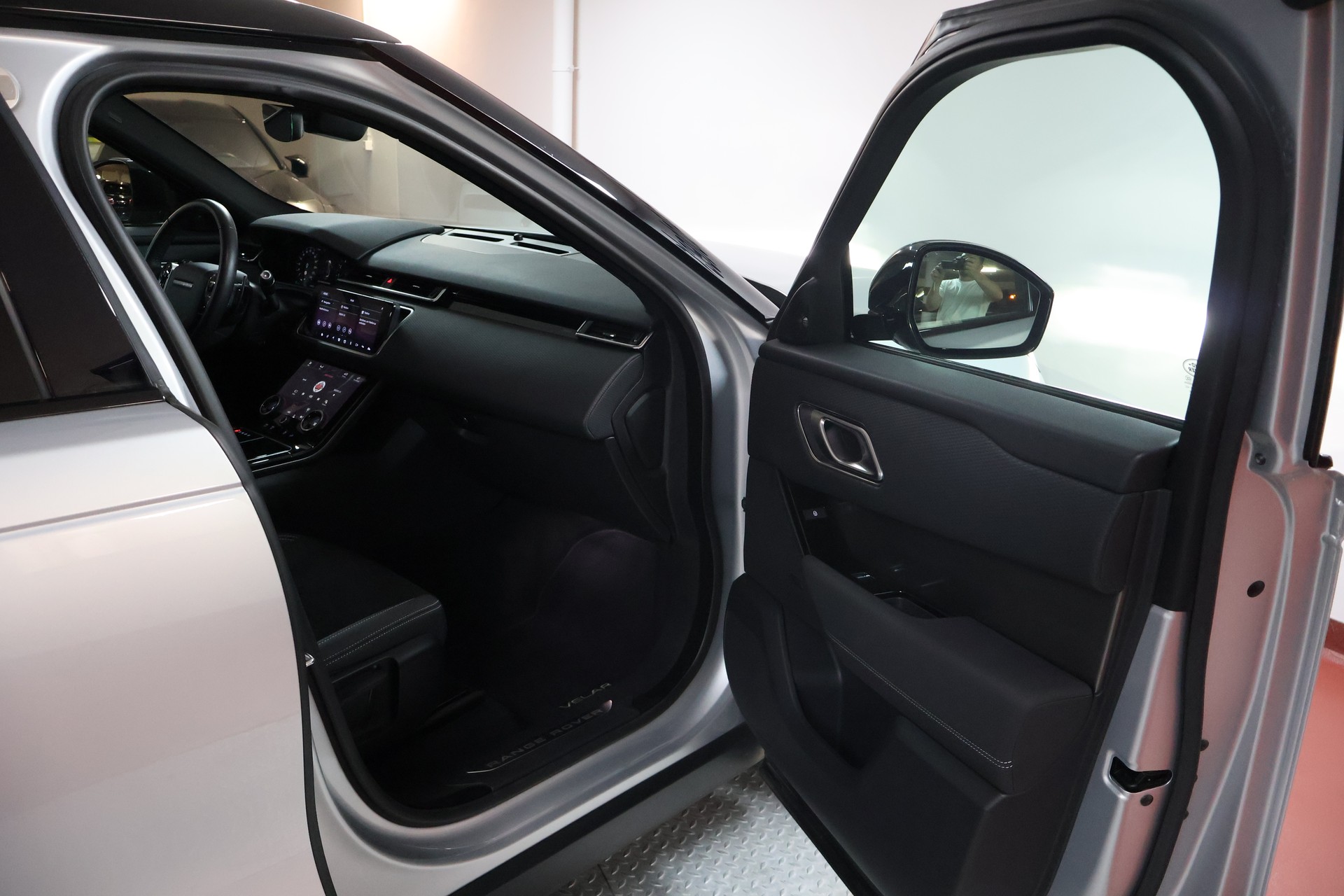 LAND ROVER Range Rover Velar P 250 Automatic-image-18