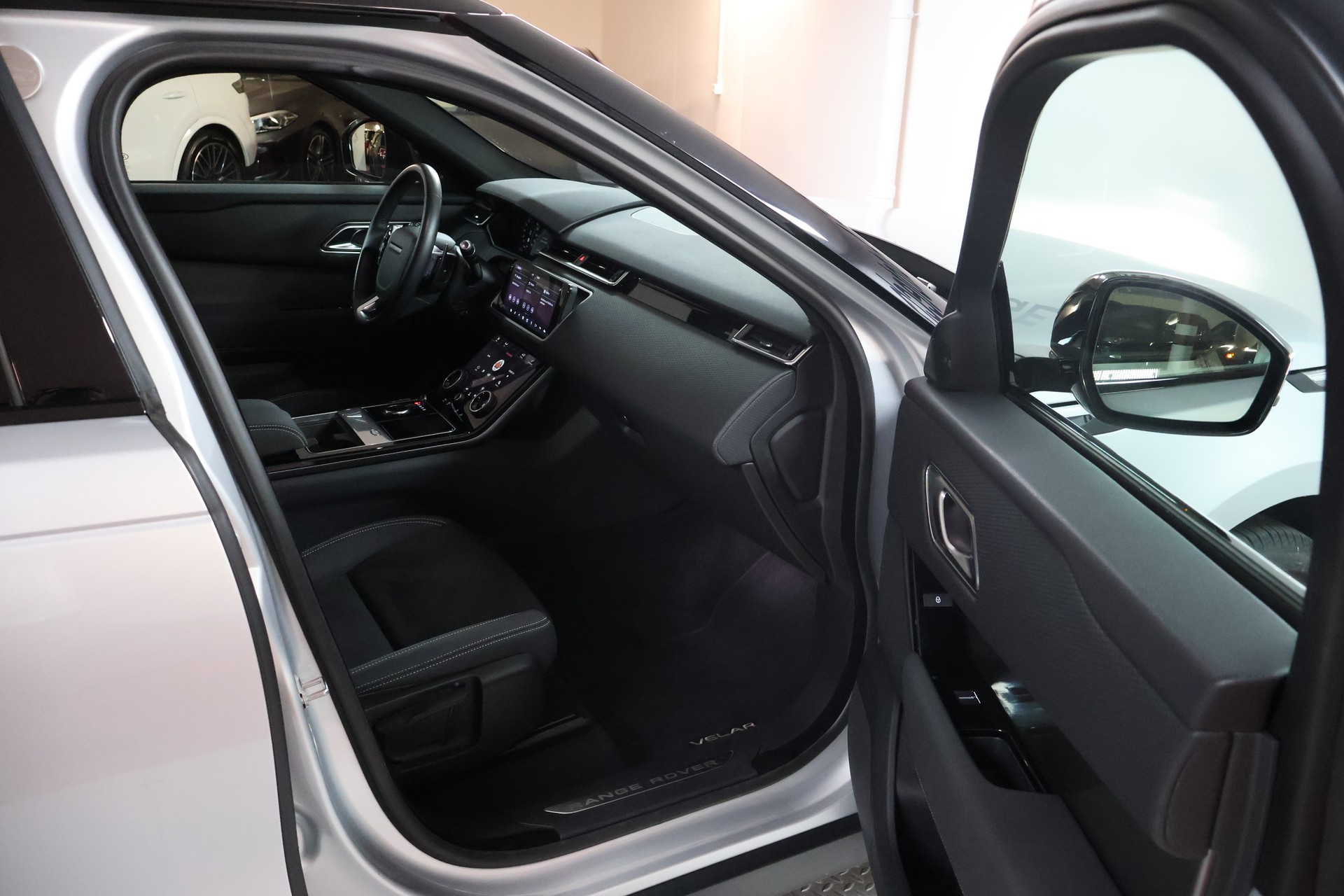 LAND ROVER Range Rover Velar P 250 Automatic-image-17