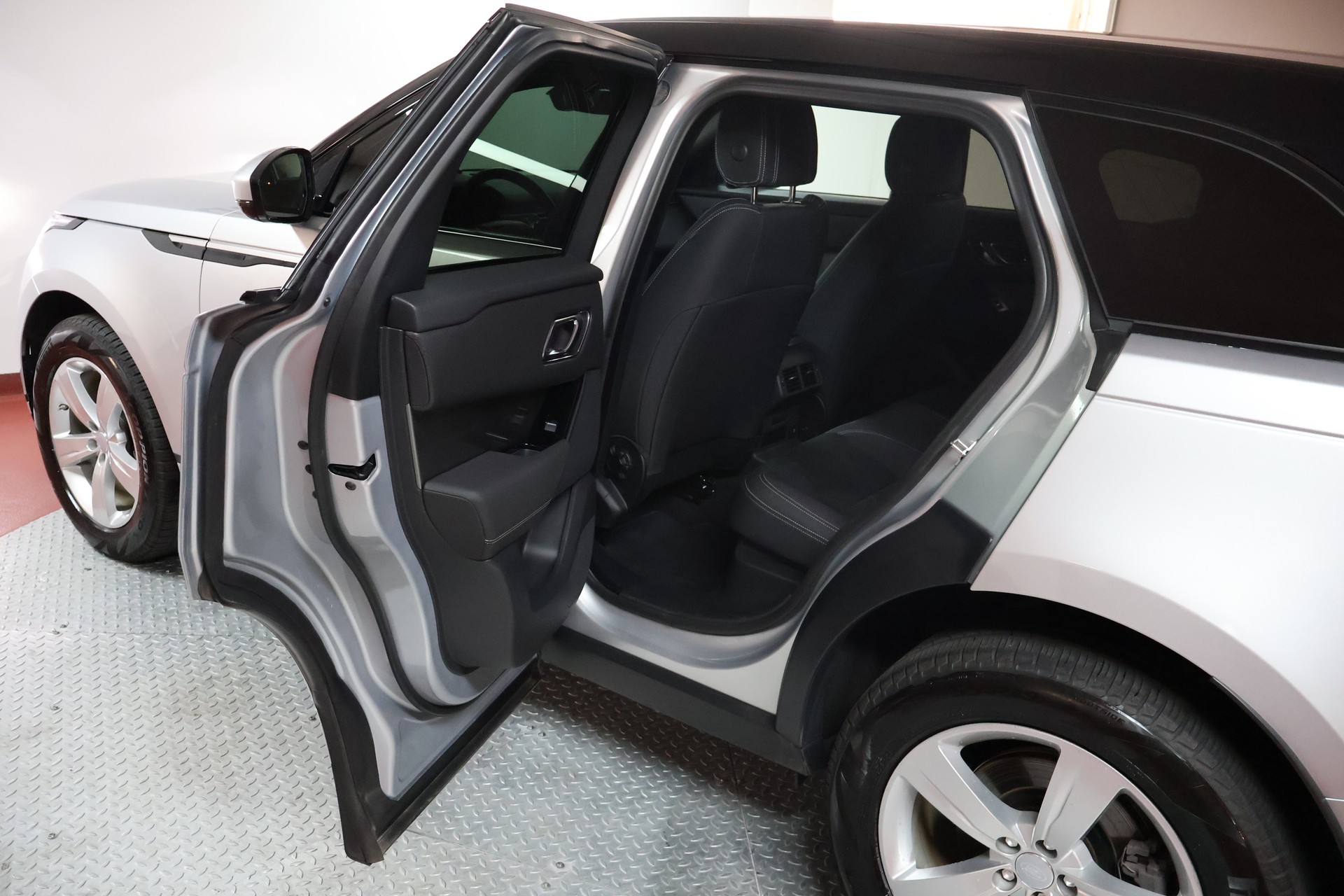 LAND ROVER Range Rover Velar P 250 Automatic-image-16