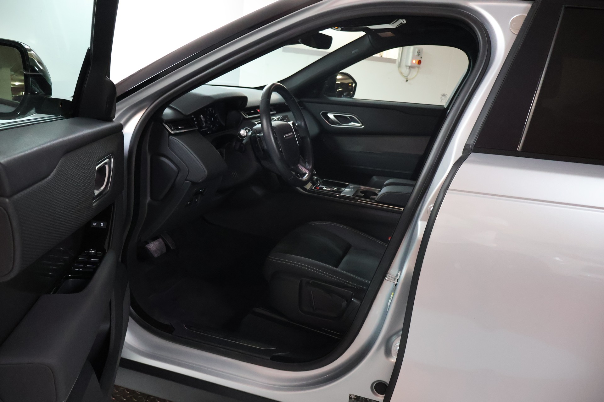 LAND ROVER Range Rover Velar P 250 Automatic-image-6