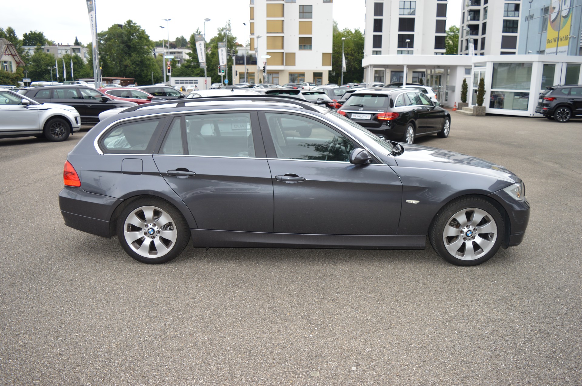 BMW 325xi Touring more4you-image-9