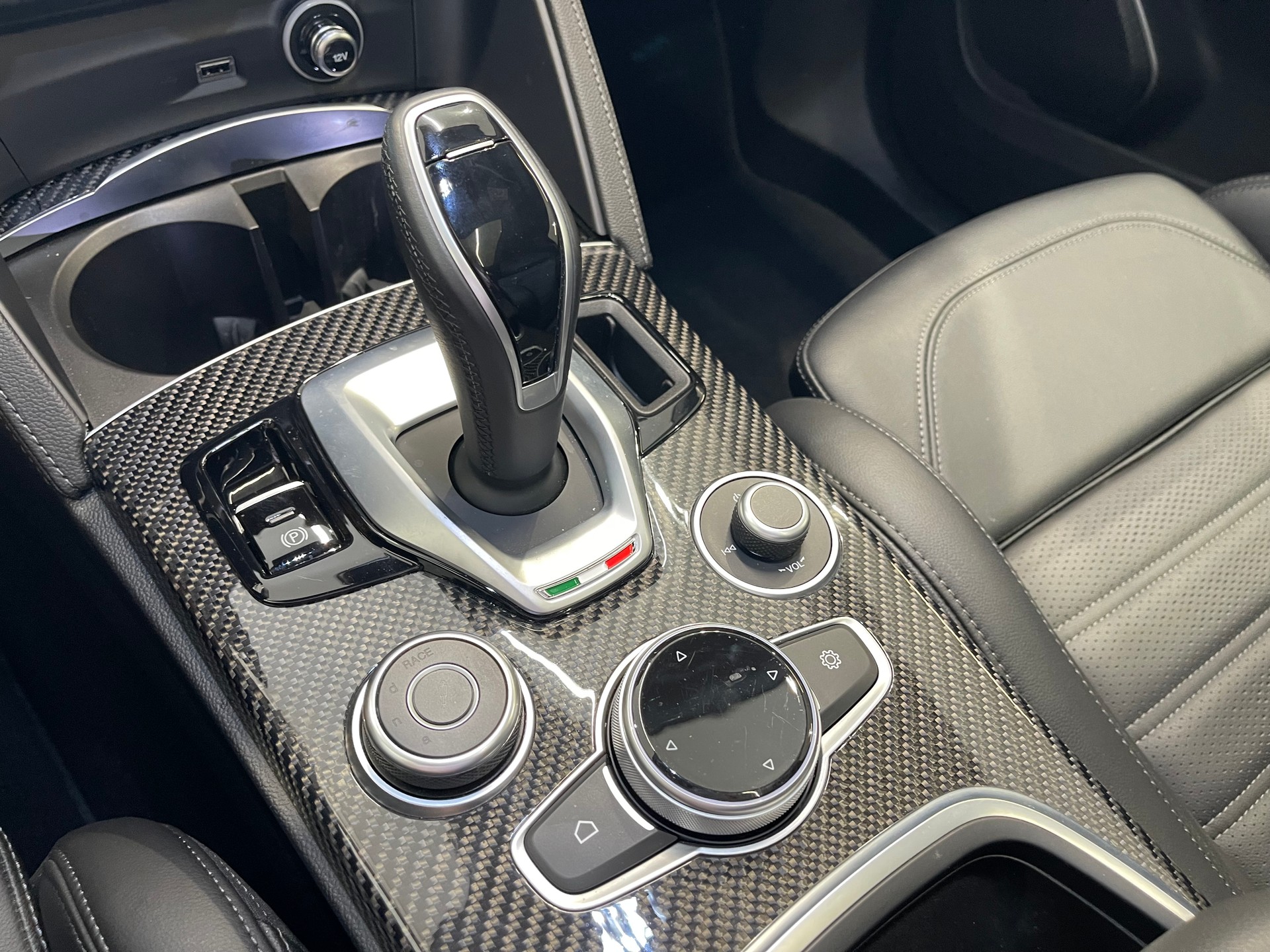 ALFA ROMEO Stelvio 2.9 V6 Quadrifoglio Q4 *-image-19