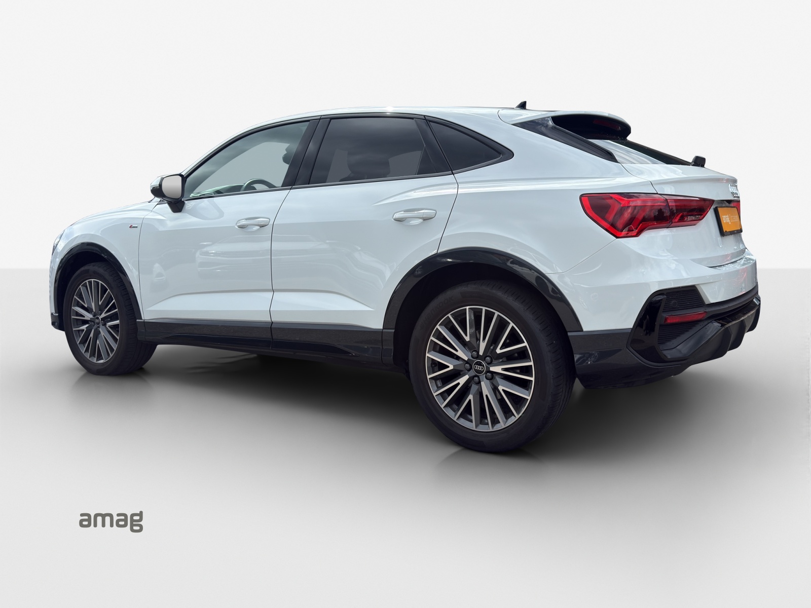 AUDI Q3 Sportback 35 TFSI S line Attraction S-tronic-image-2