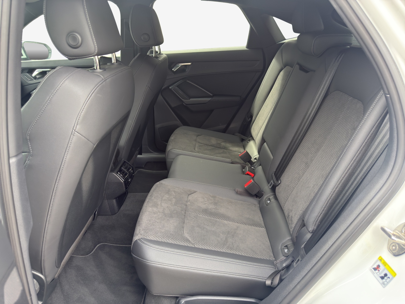 AUDI Q3 Sportback 35 TFSI S line Attraction S-tronic-image-11