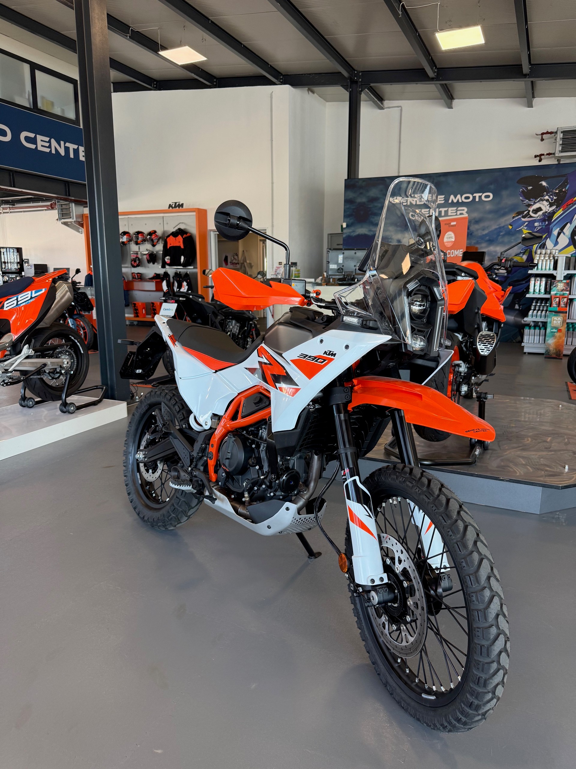KTM 390 Adventure R-showroom-element-1