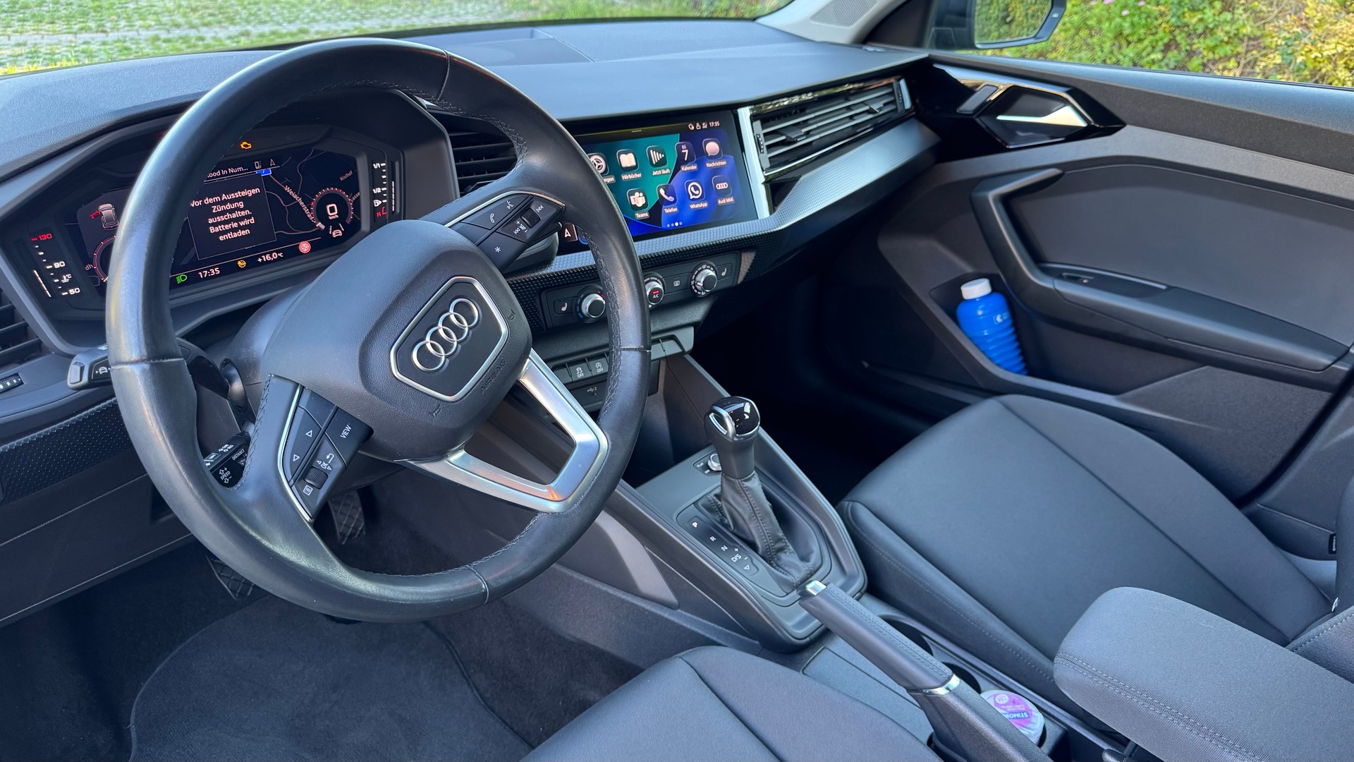 AUDI A1 Sportback 30 TFSI Attraction S-tronic-image-4