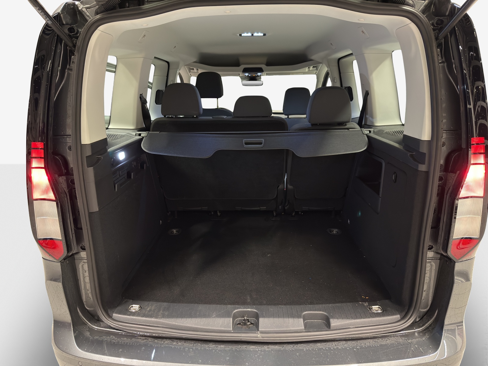 VW Caddy 1.5 TSI DSG-image-12