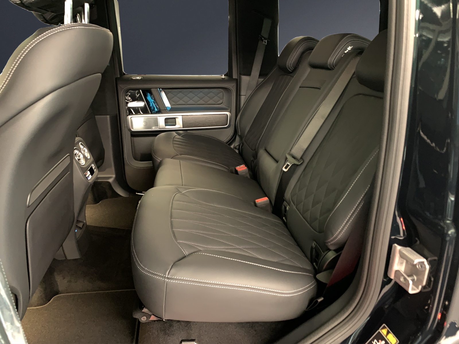 MERCEDES-BENZ G 63 AMG-image-10