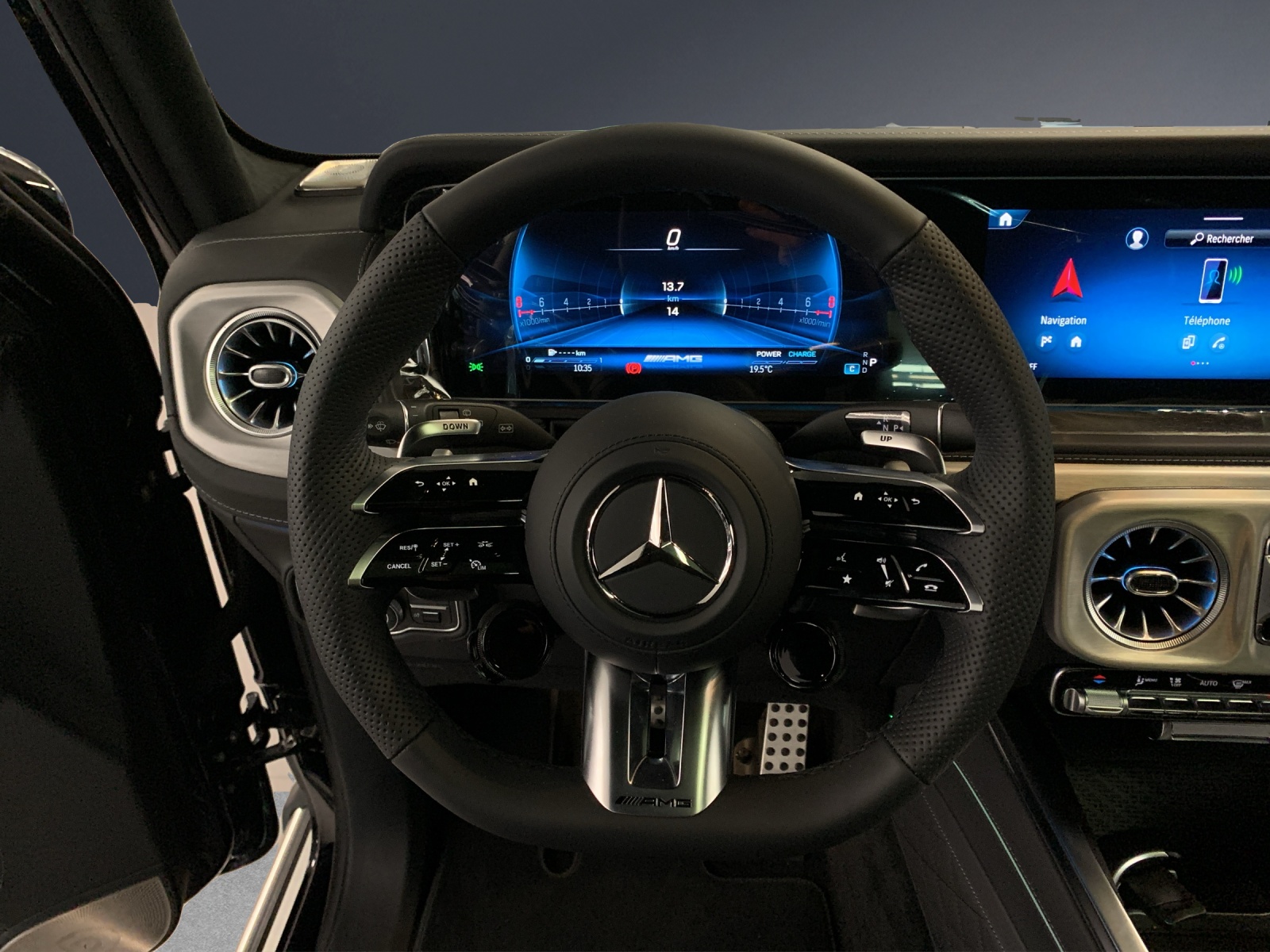 MERCEDES-BENZ G 63 AMG-image-9