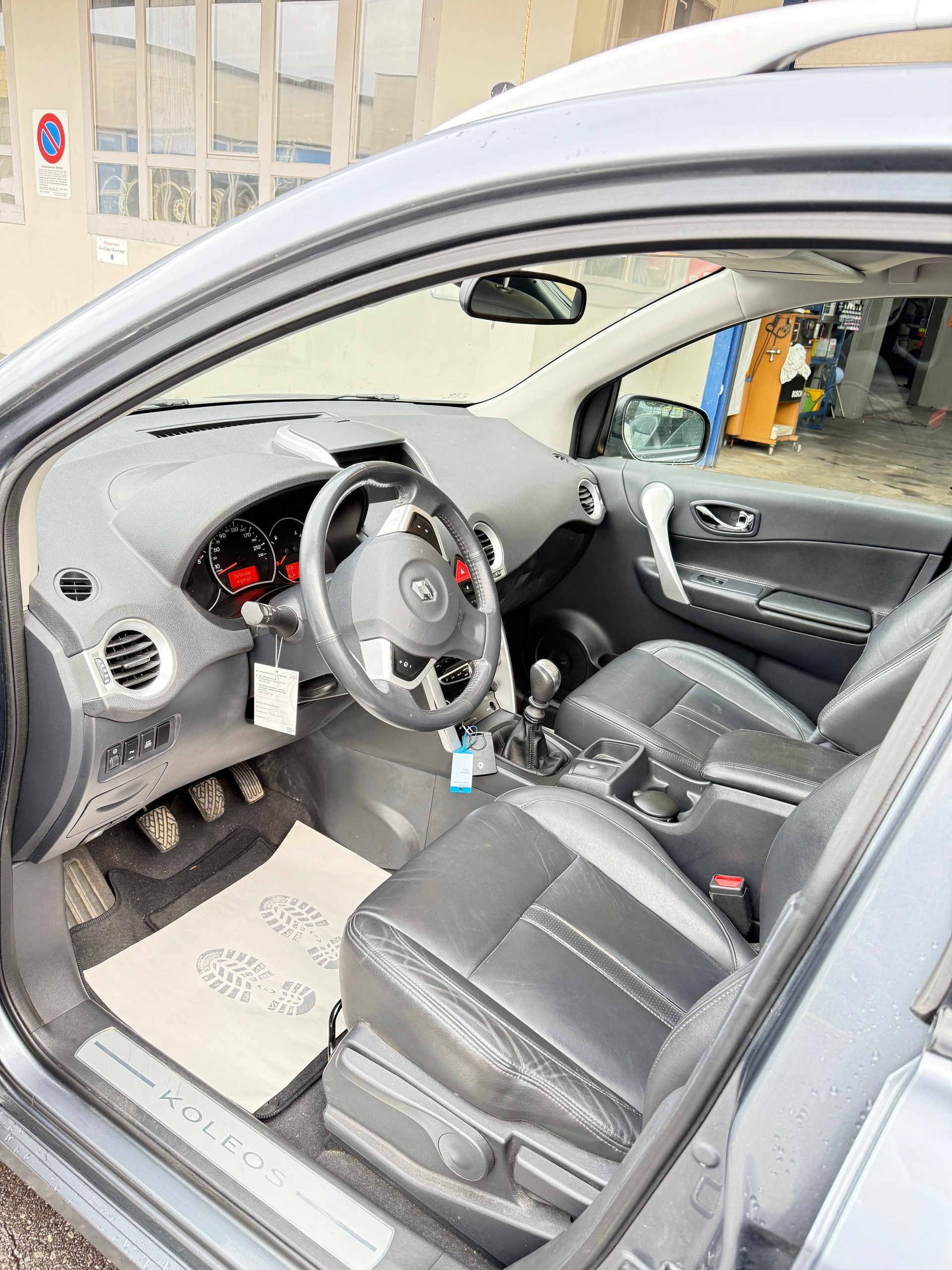 RENAULT Koleos 2.5 Dynamique Elégance 4x4-image-6