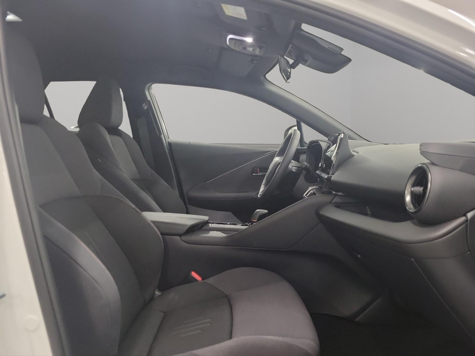 TOYOTA C-HR 1.8 HEV Trend-image-9