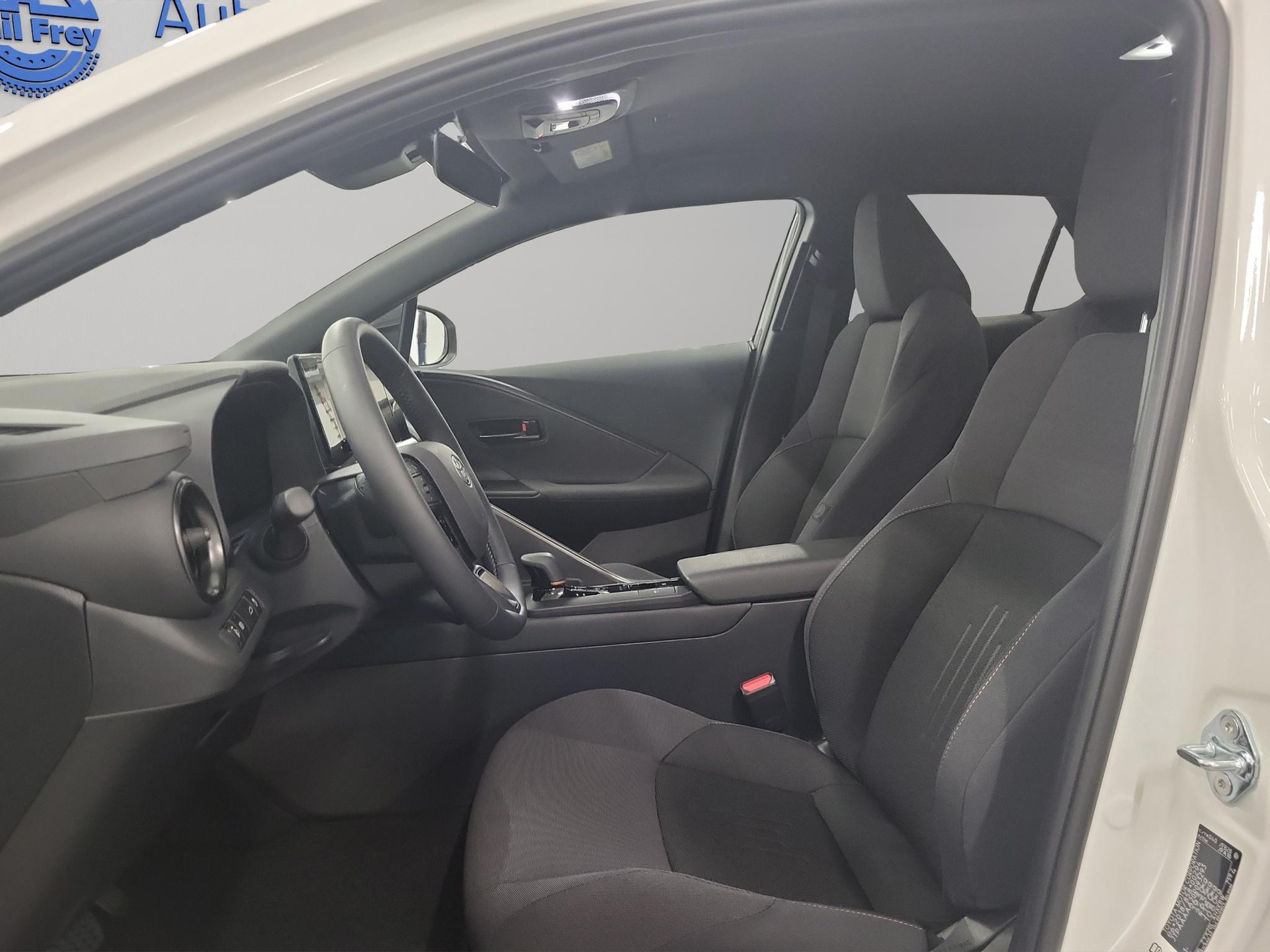 TOYOTA C-HR 1.8 HEV Trend-image-8