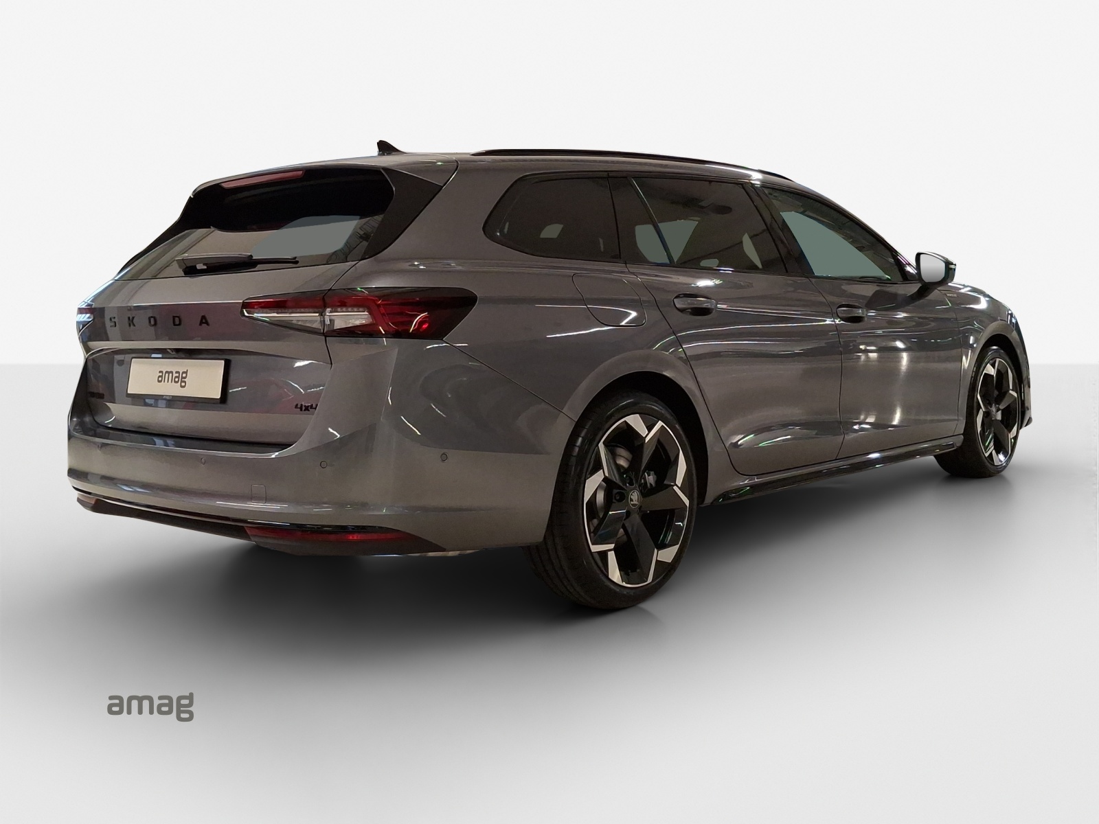 SKODA Superb Combi 2.0 TSI Sportline 4x4 DSG-image-4