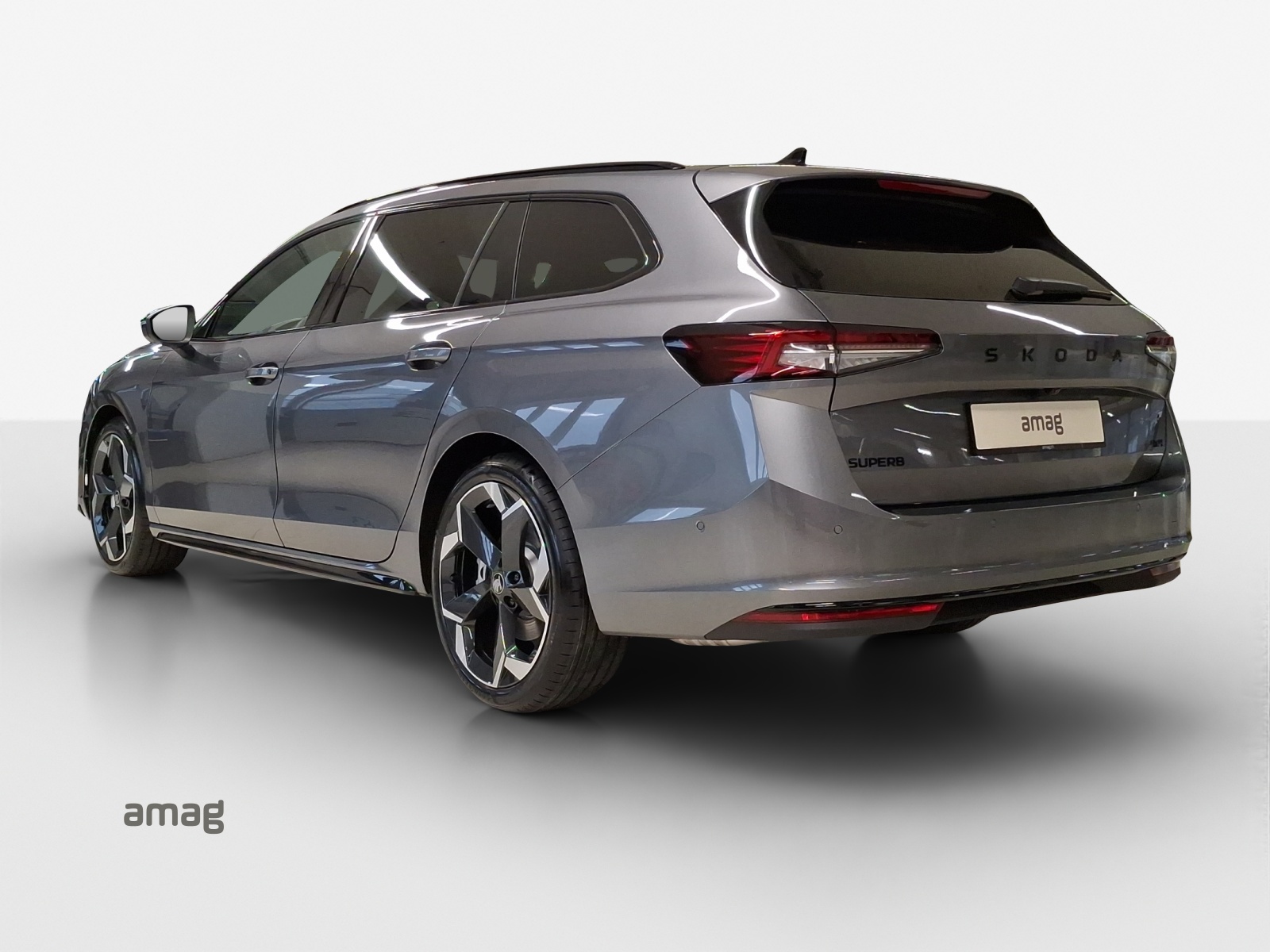 SKODA Superb Combi 2.0 TSI Sportline 4x4 DSG-image-2