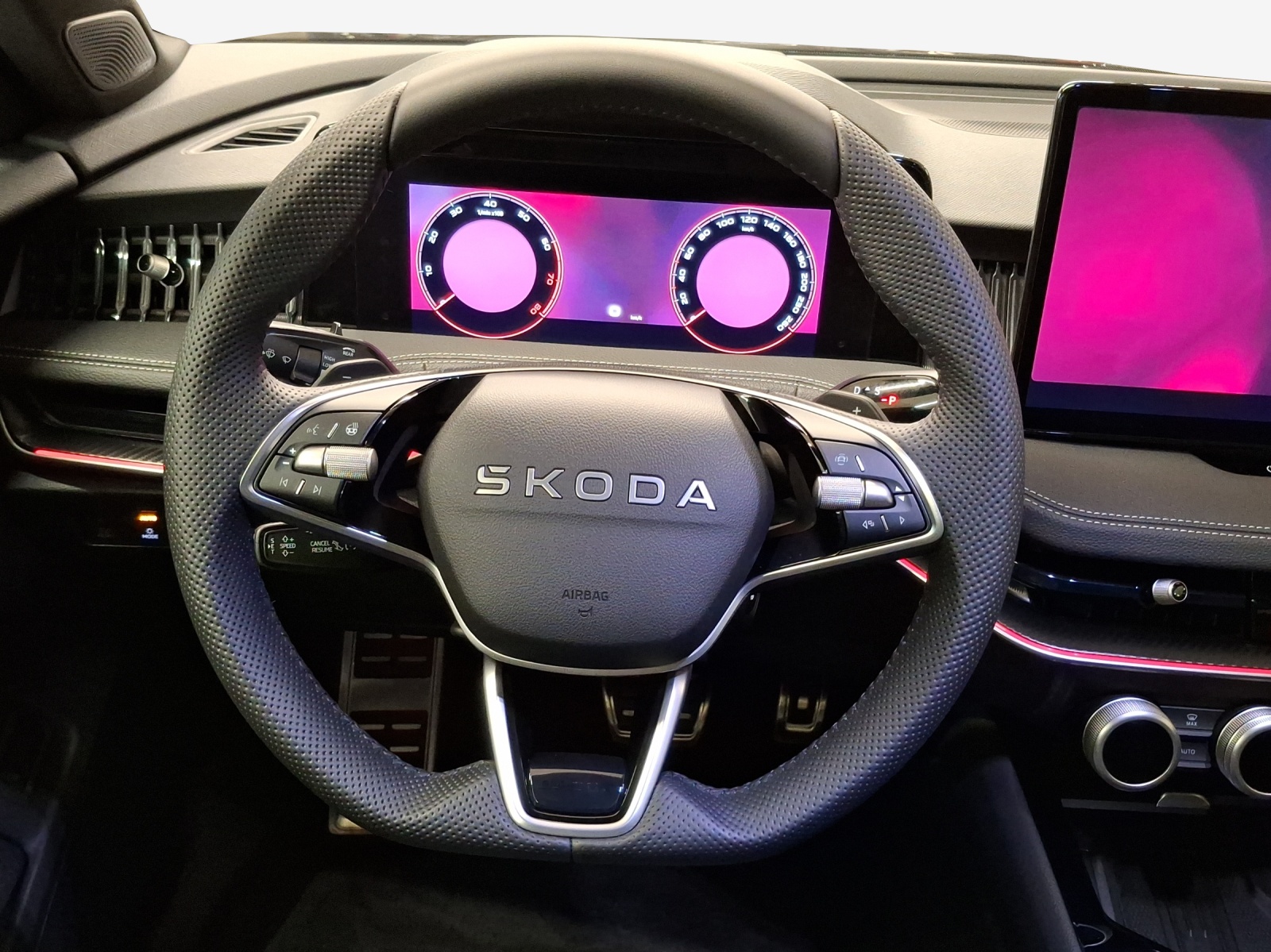 SKODA Superb Combi 2.0 TSI Sportline 4x4 DSG-image-9